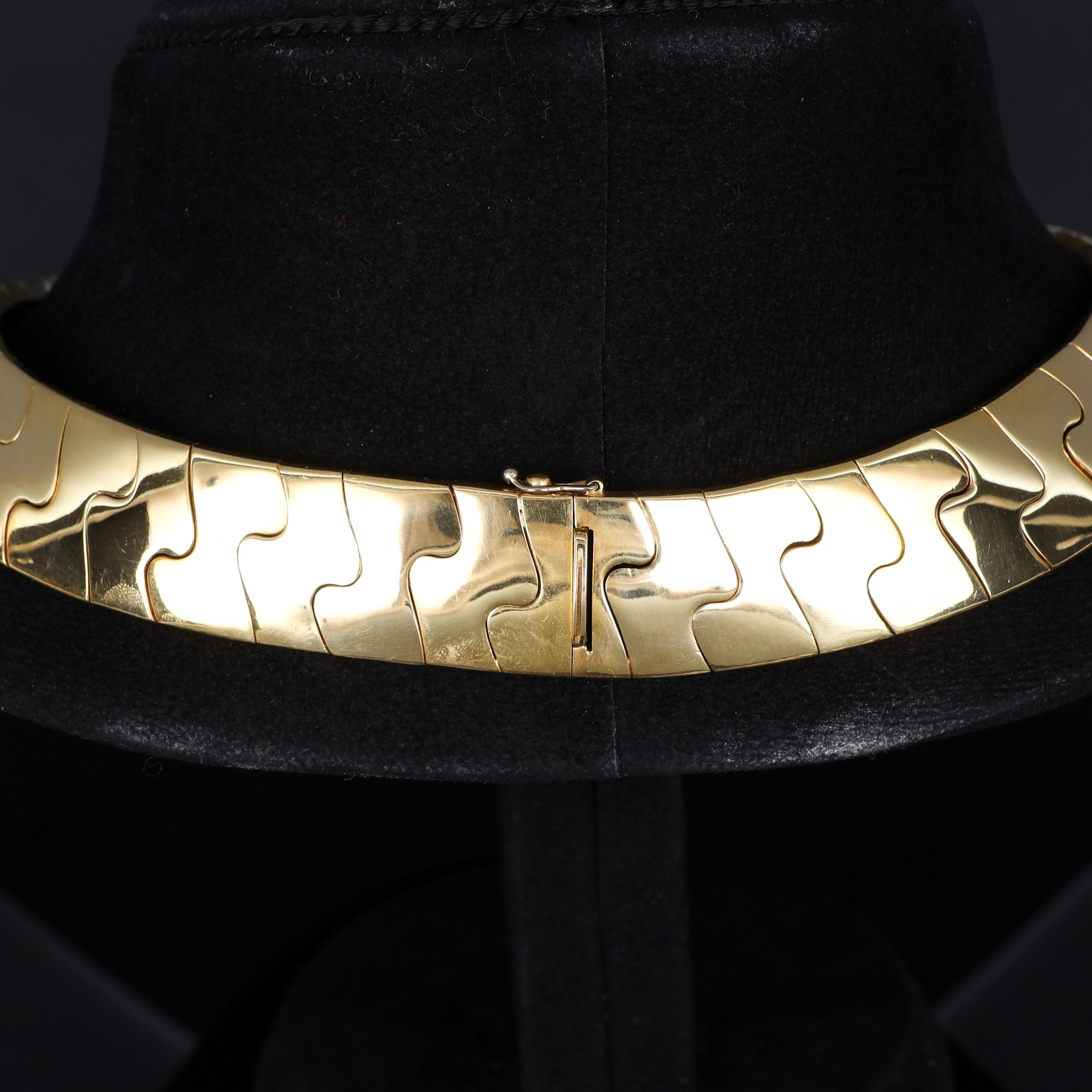Tour de cou en or jaune 18K avec pavé de diamants S Design en vente 1