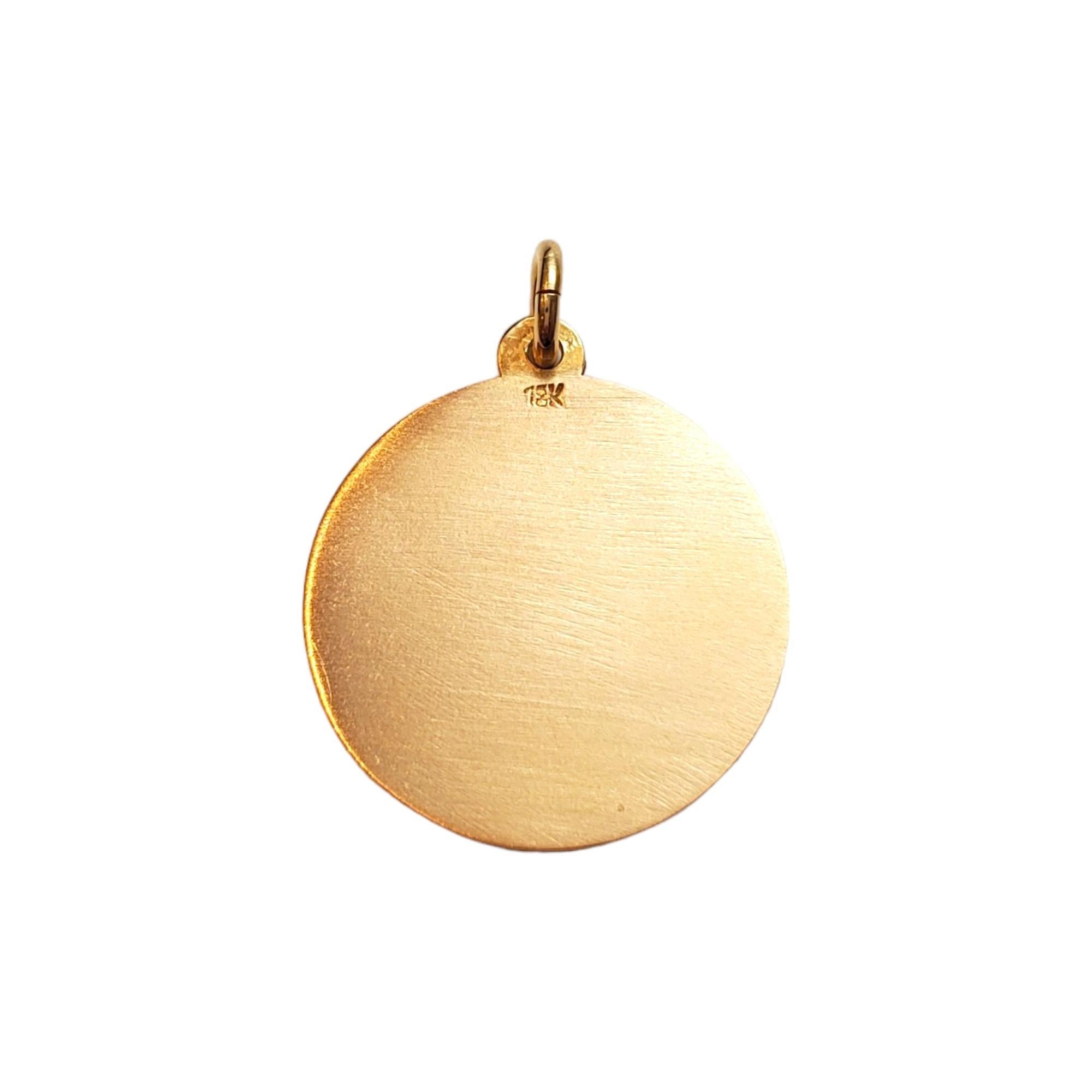 18K Yellow Gold Christ Head Pendant

Behold the 18K Yellow Gold Christ Head—a heavenly blend of divinity and bling! Meticulously detailed in 18K yellow gold, this pendant depicts the head of Christ.

Hallmark: 18K 

Weight: 3.4 g/ 2.2 dwt.

Size: