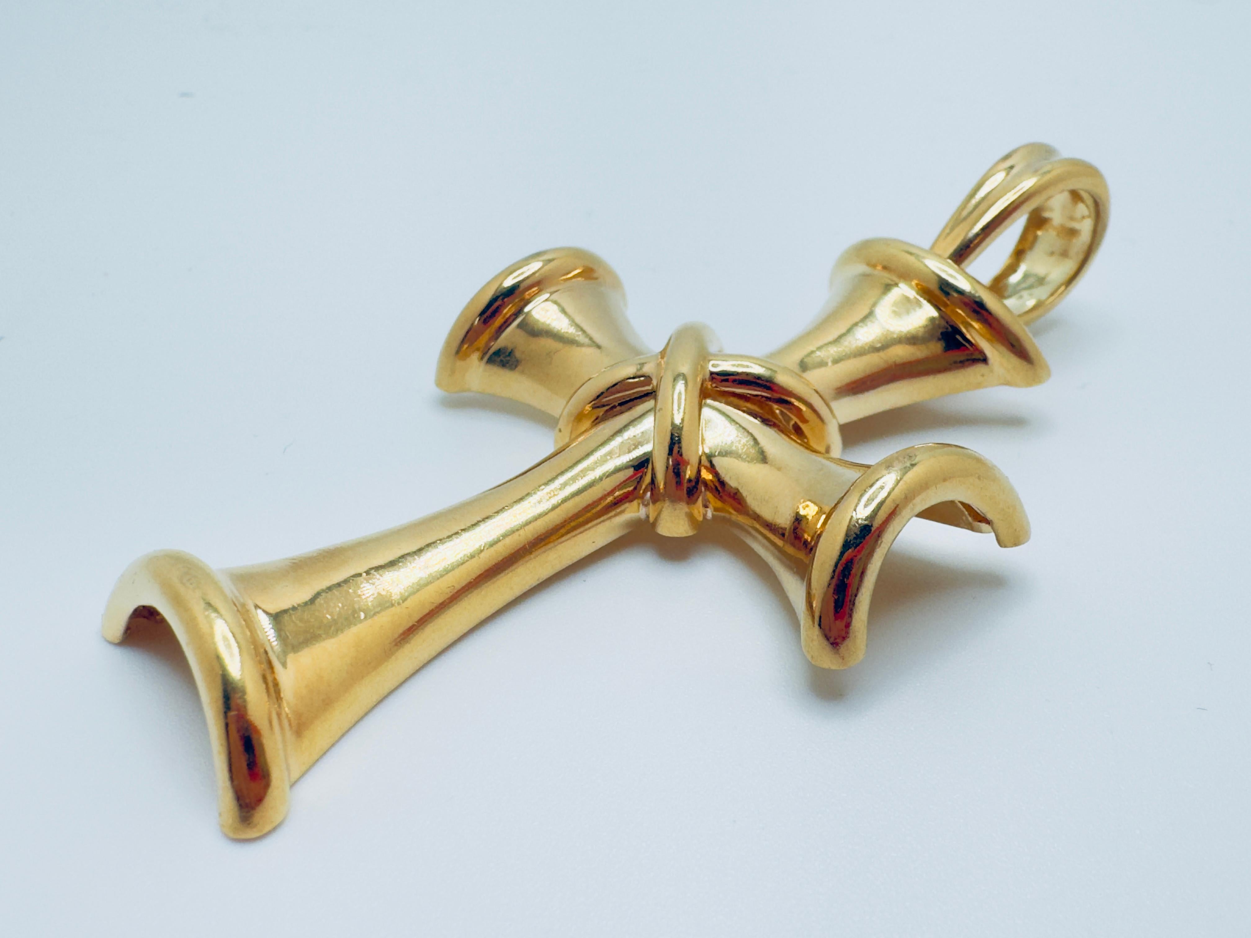 Cruz Francesa de la Fe Cristiana de Oro Amarillo de 18K Art Decó en venta