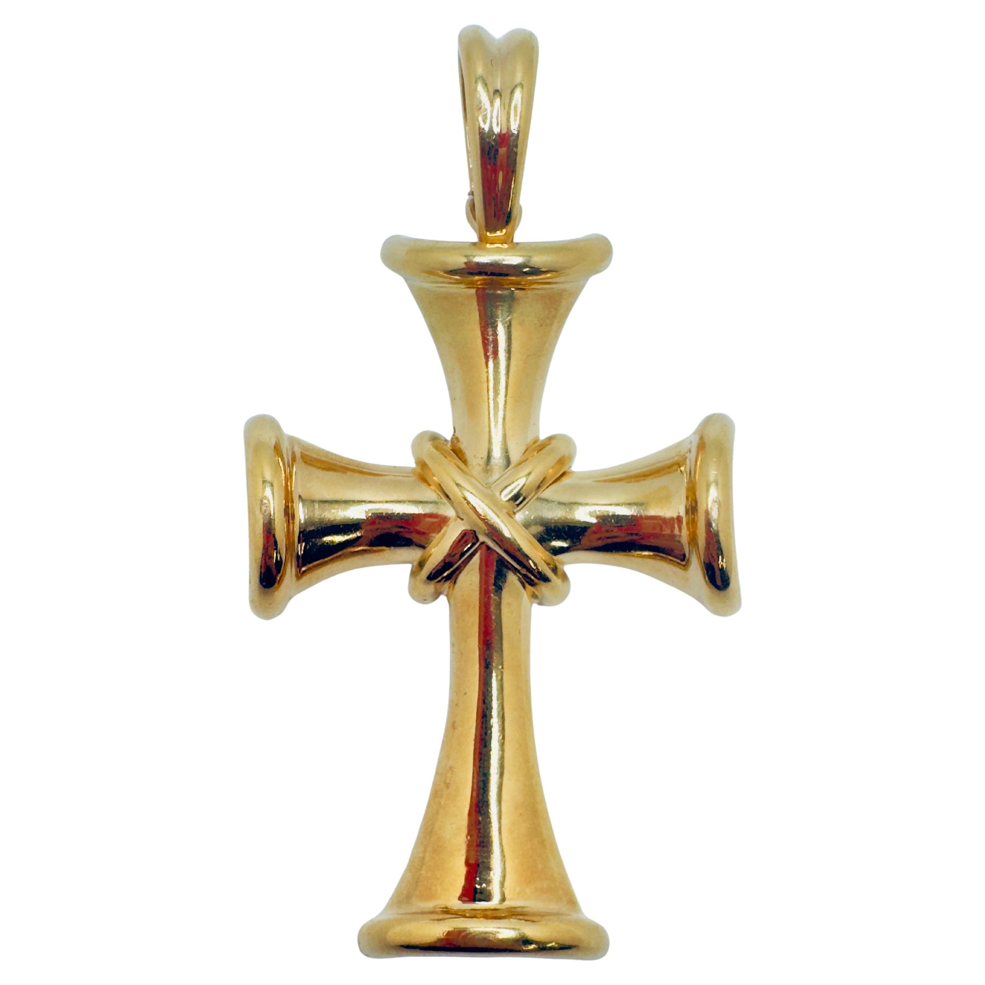 Cruz Francesa de la Fe Cristiana de Oro Amarillo de 18K en venta