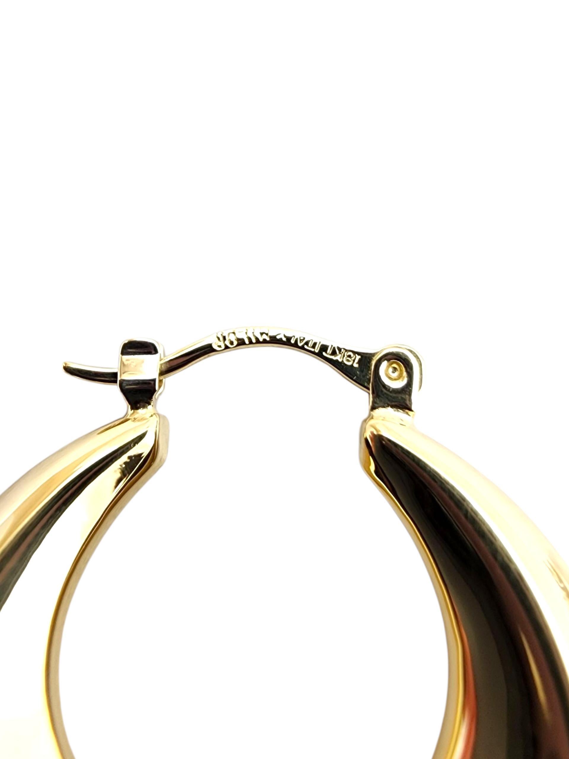 18K Yellow Gold Chunky Hoop Earrings #22703 In Good Condition For Sale In Washington Depot, CT