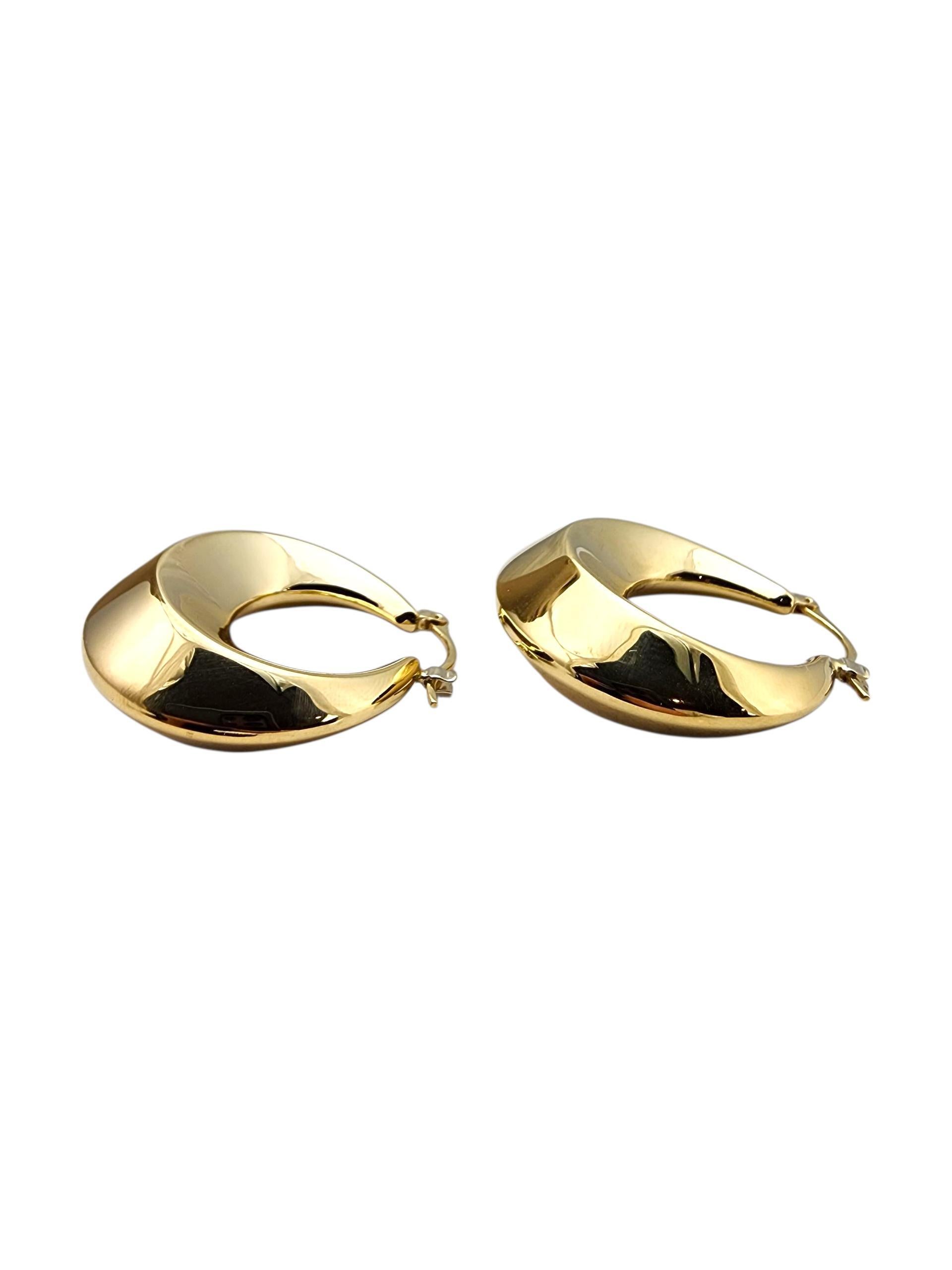 18K Yellow Gold Chunky Hoop Earrings #22703 For Sale 1