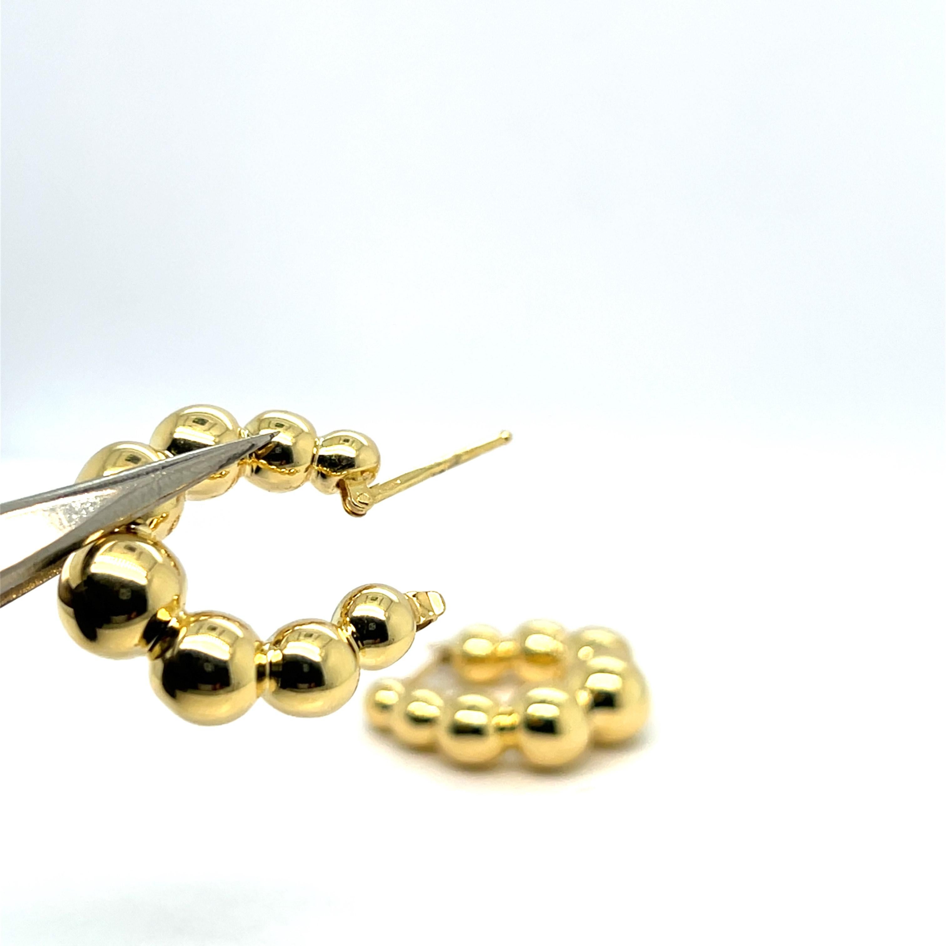 Moderno Orecchini a cerchio in oro giallo 18K in vendita