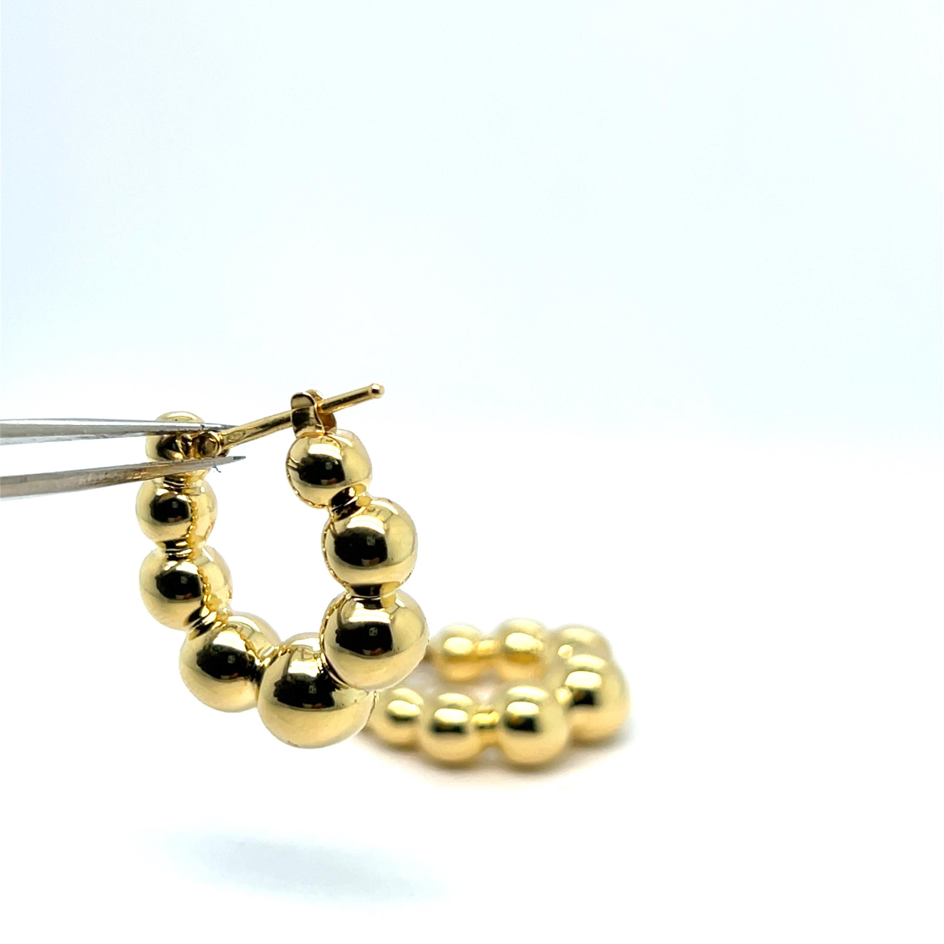 Orecchini a cerchio in oro giallo 18K in vendita 3