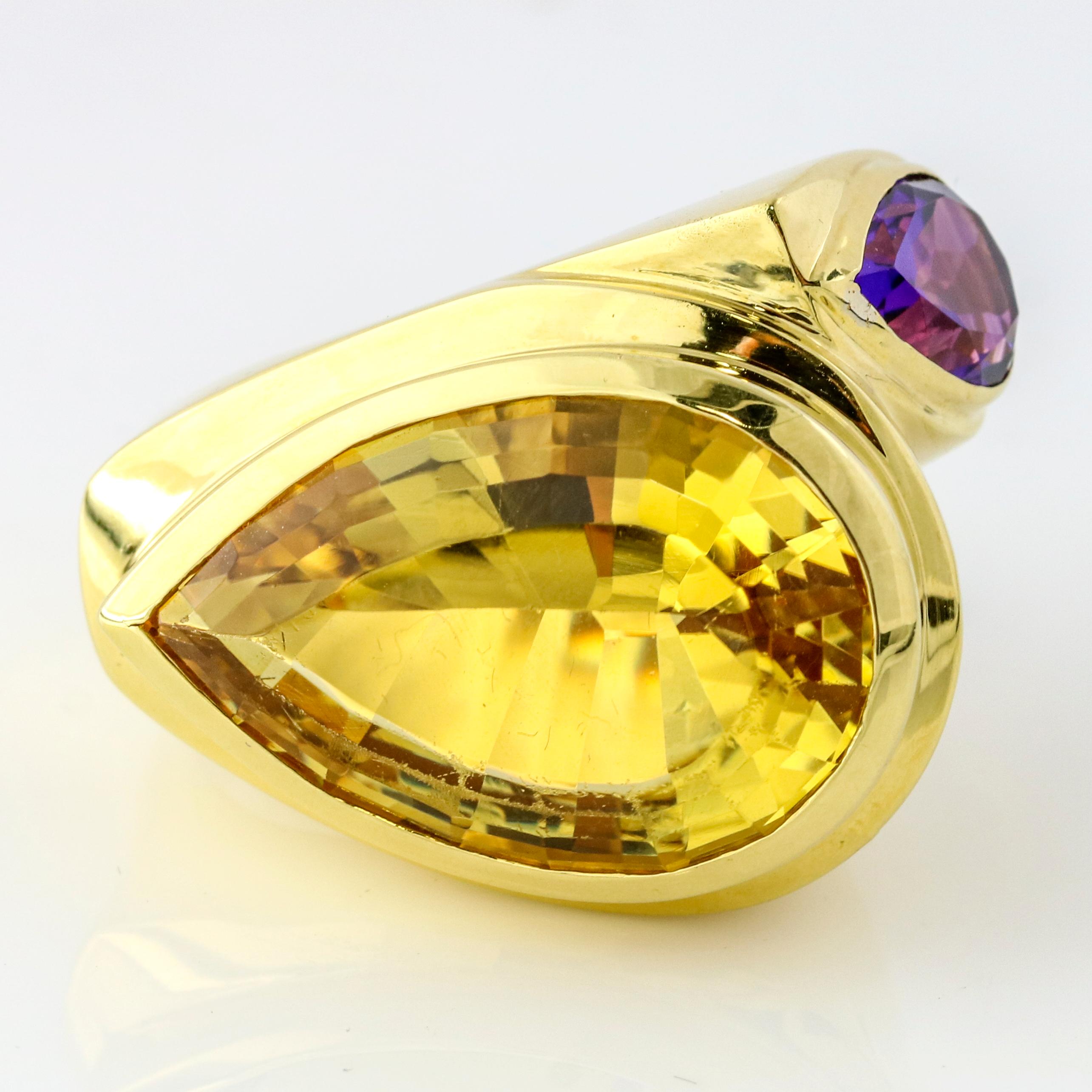 18 Karat Yellow Gold Citrine Amethyst Fashion Statement Ring In Good Condition For Sale In Fort Lauderdale, FL