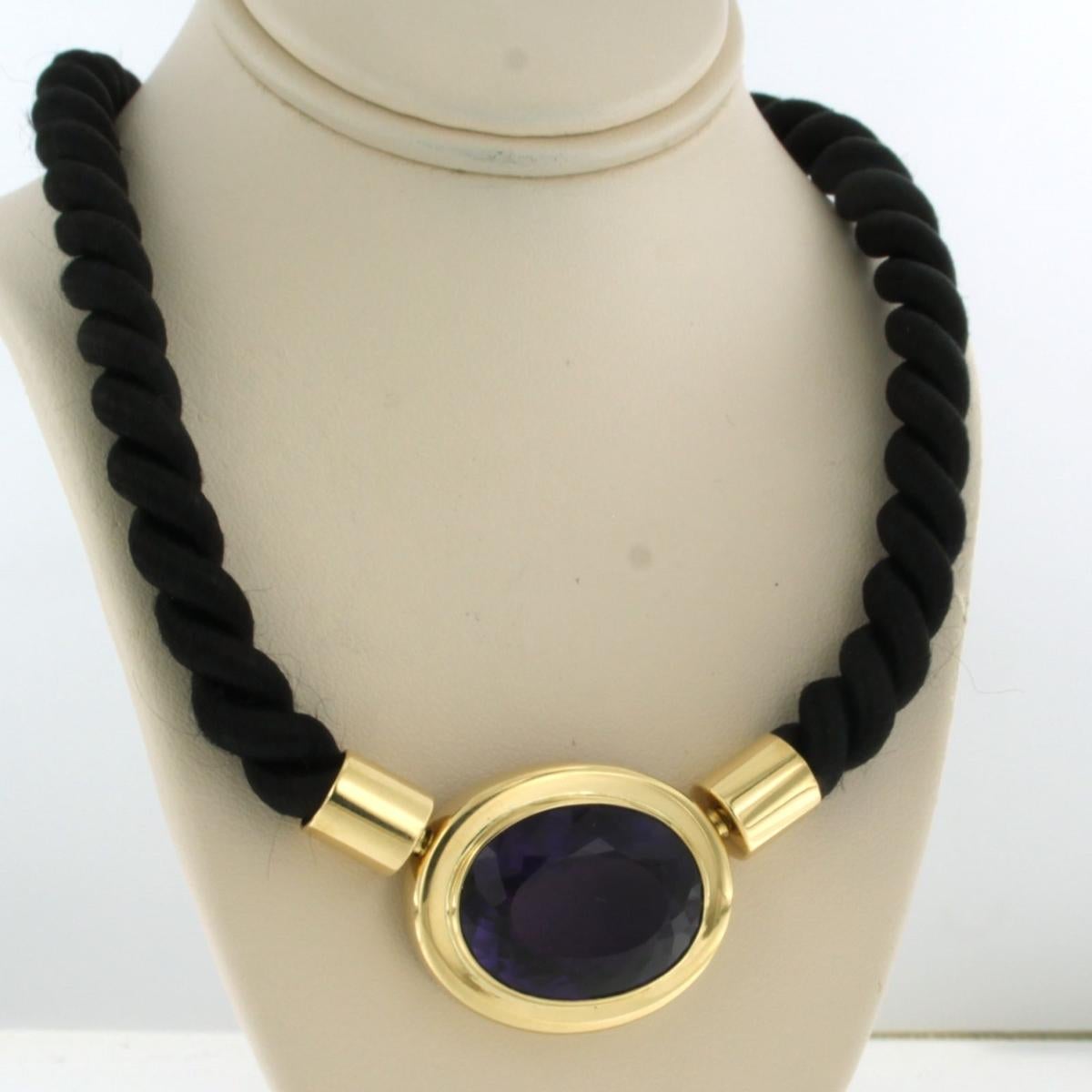 Verschluss aus 18 Karat Gelbgold mit Amethyst auf einer schwarzen Seil-Halskette - 28,4 Gramm (Moderne) im Angebot