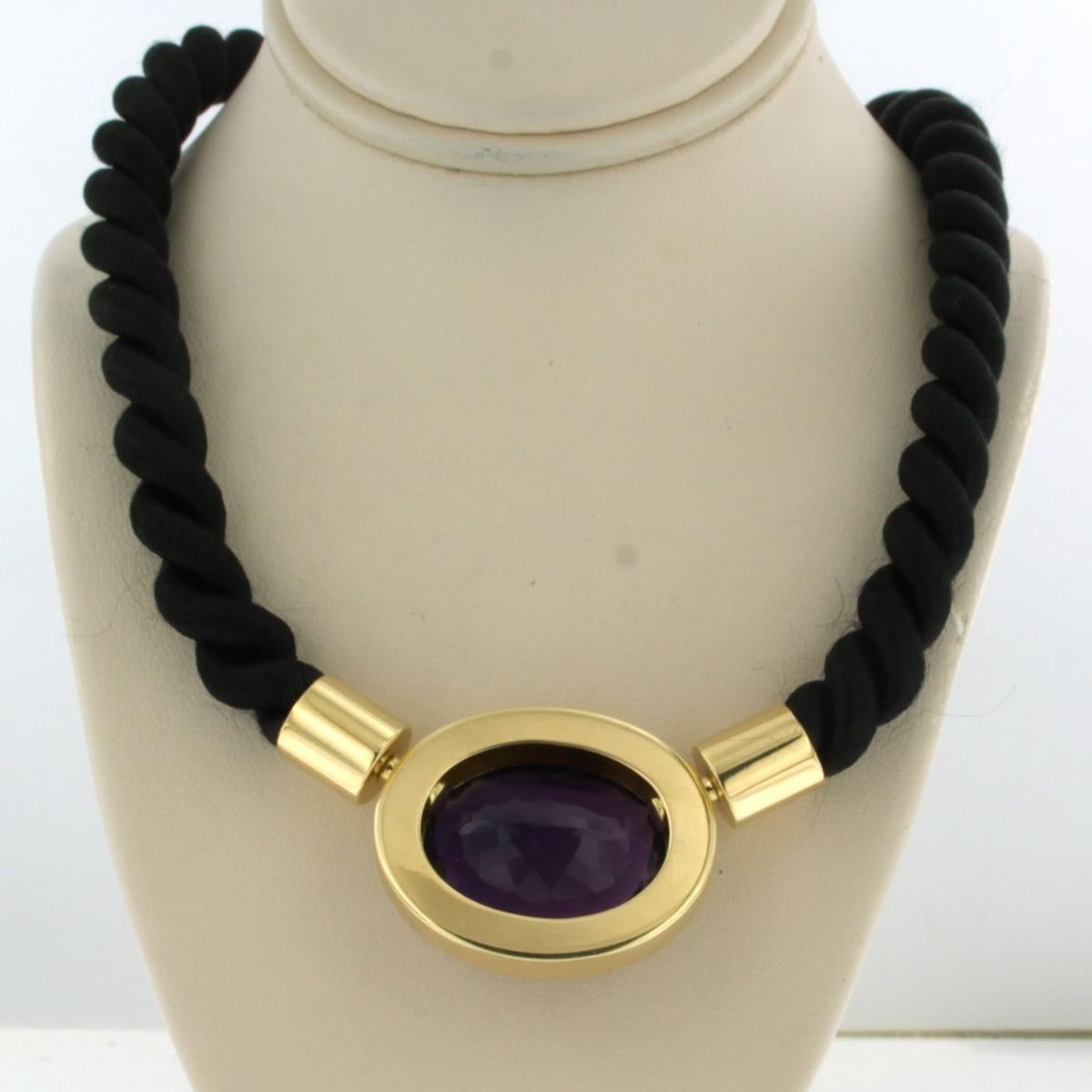Verschluss aus 18 Karat Gelbgold mit Amethyst auf einer schwarzen Seil-Halskette - 28,4 Gramm im Zustand „Hervorragend“ im Angebot in The Hague, ZH