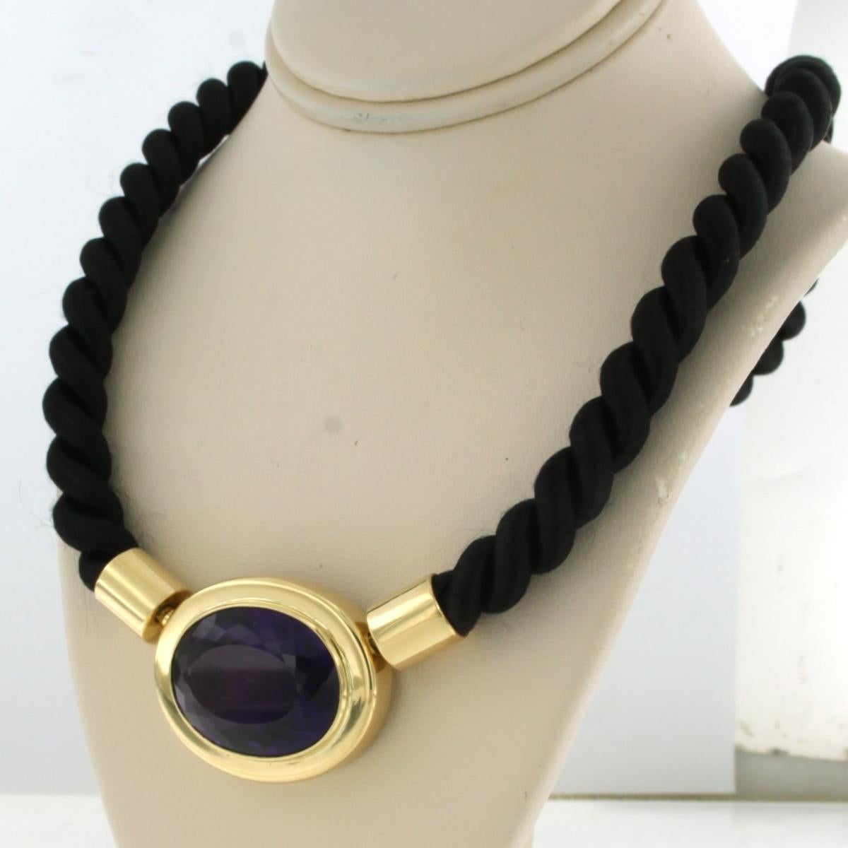 Verschluss aus 18 Karat Gelbgold mit Amethyst auf einer schwarzen Seil-Halskette - 28,4 Gramm im Angebot 1