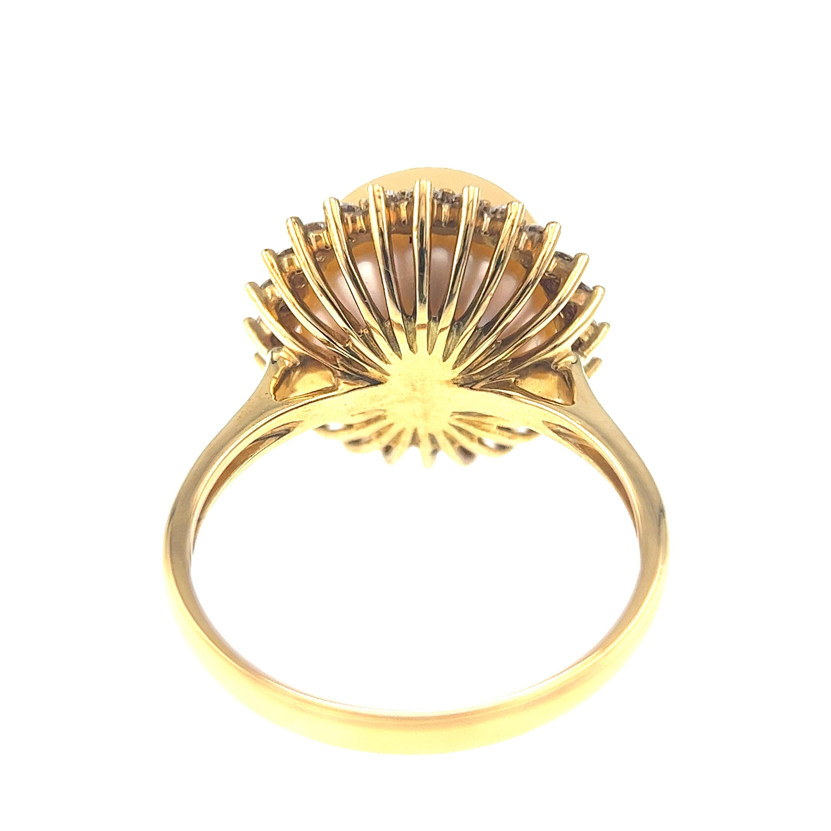 Moderne Bague classique en or jaune 18K avec perles des mers du Sud de 11 mm et diamants en vente