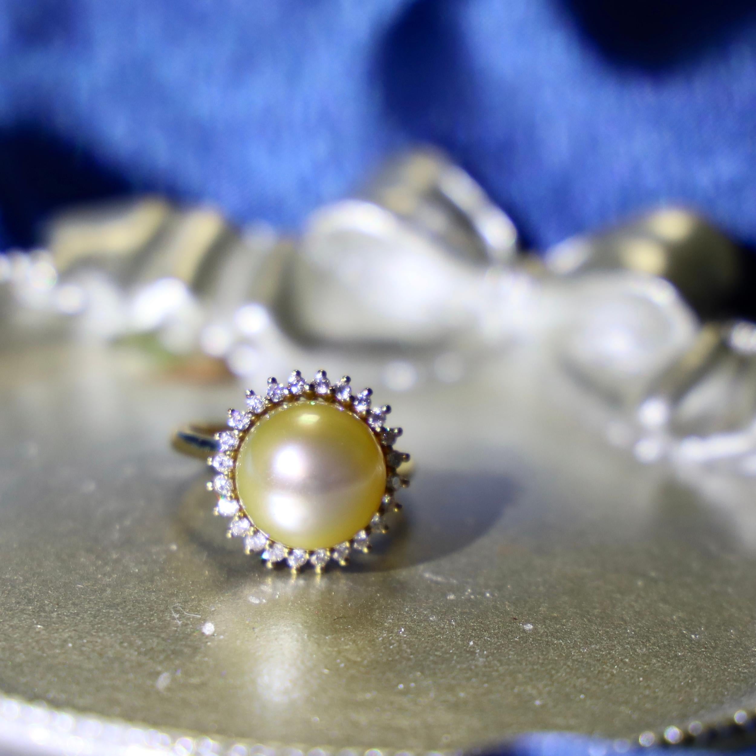 Bague classique en or jaune 18K avec perles des mers du Sud de 11 mm et diamants Neuf - En vente à Kowloon, HK