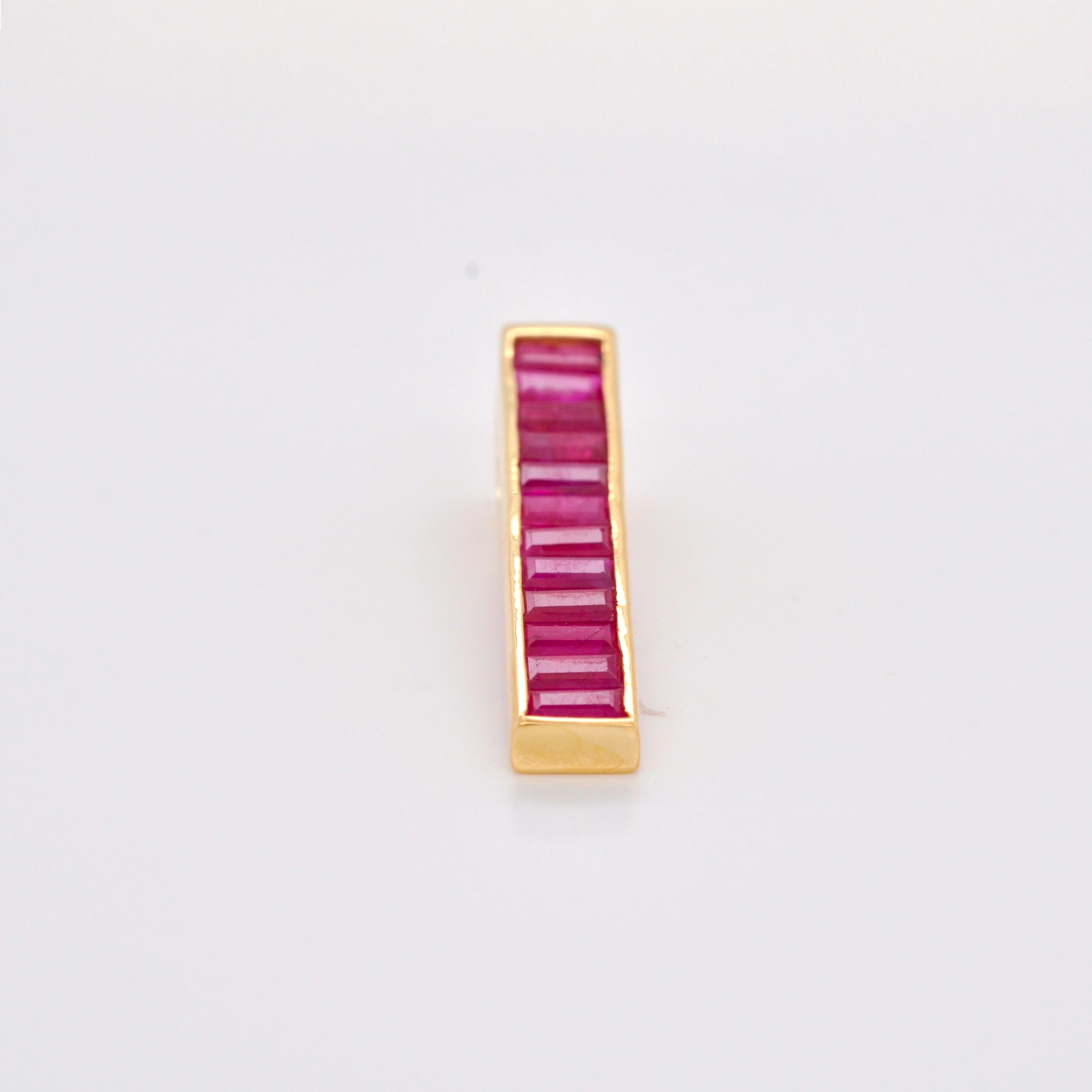 Contemporary 18K Yellow Gold Classic 4X2 MM Mozambique Ruby Baguette Bar Pendant For Sale