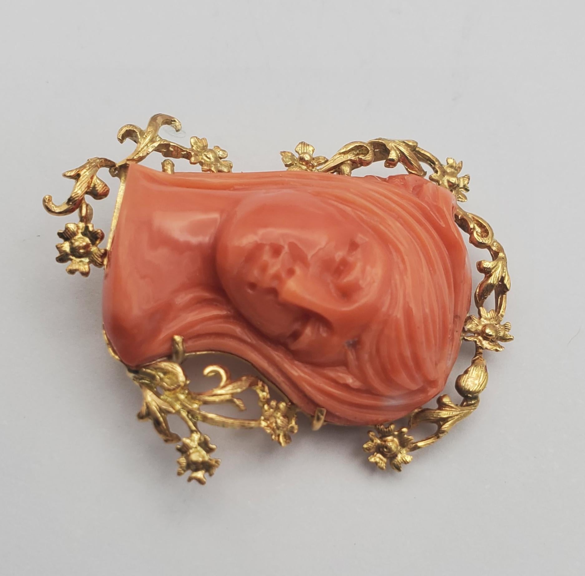 18K Yellow Gold Classic Beauty Natural Coral Cameo Convertible Pendant/Brooch In Good Condition For Sale In Pittsburgh, PA