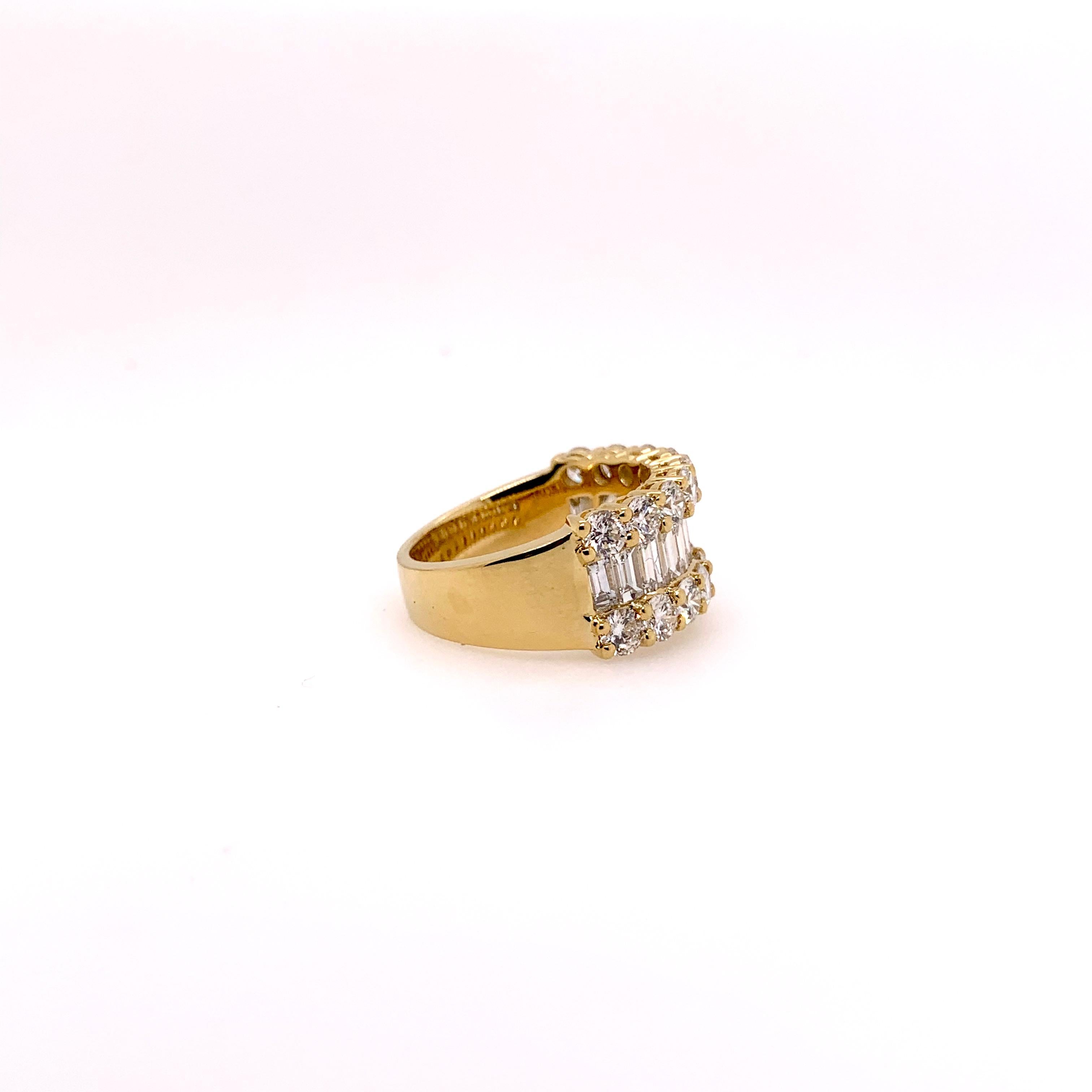 Contemporary 18 Karat Yellow Gold Classic Diamond Baguette Band Ring For Sale