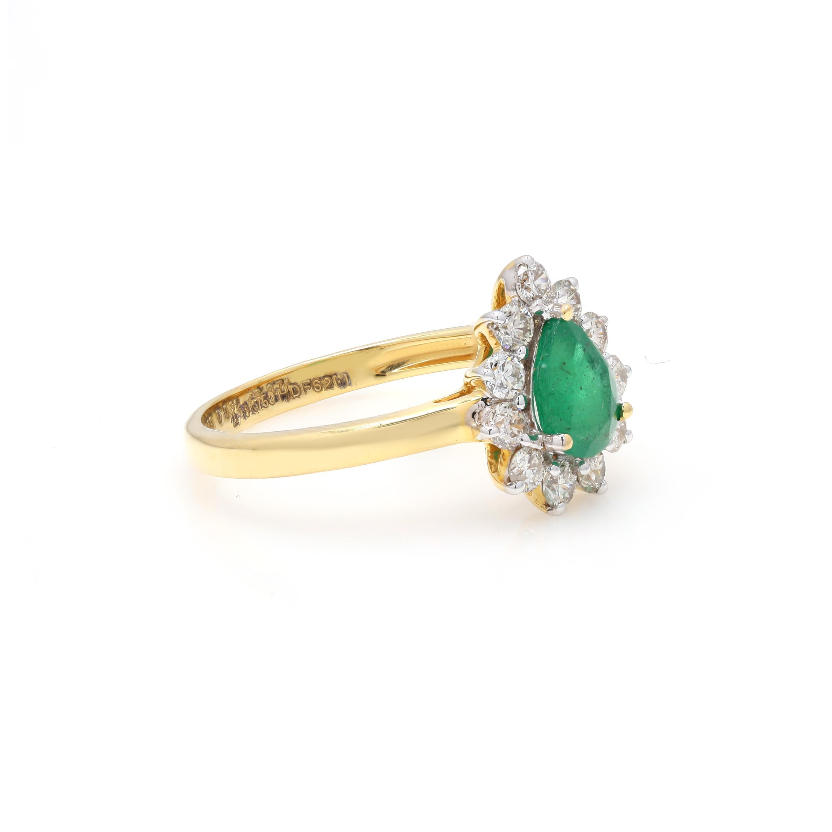 For Sale:  18k Yellow Gold Classic Halo Diamond Pear Cut Emerald Wedding Ring 3