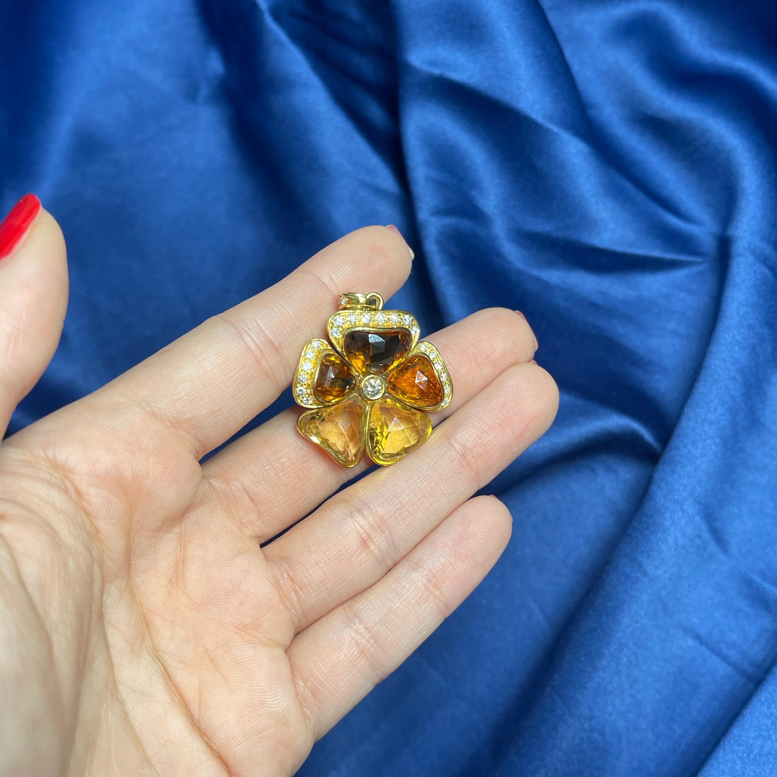Brilliant Cut 18K Yellow Gold Clover Pendant with Citrine and Diamonds For Sale