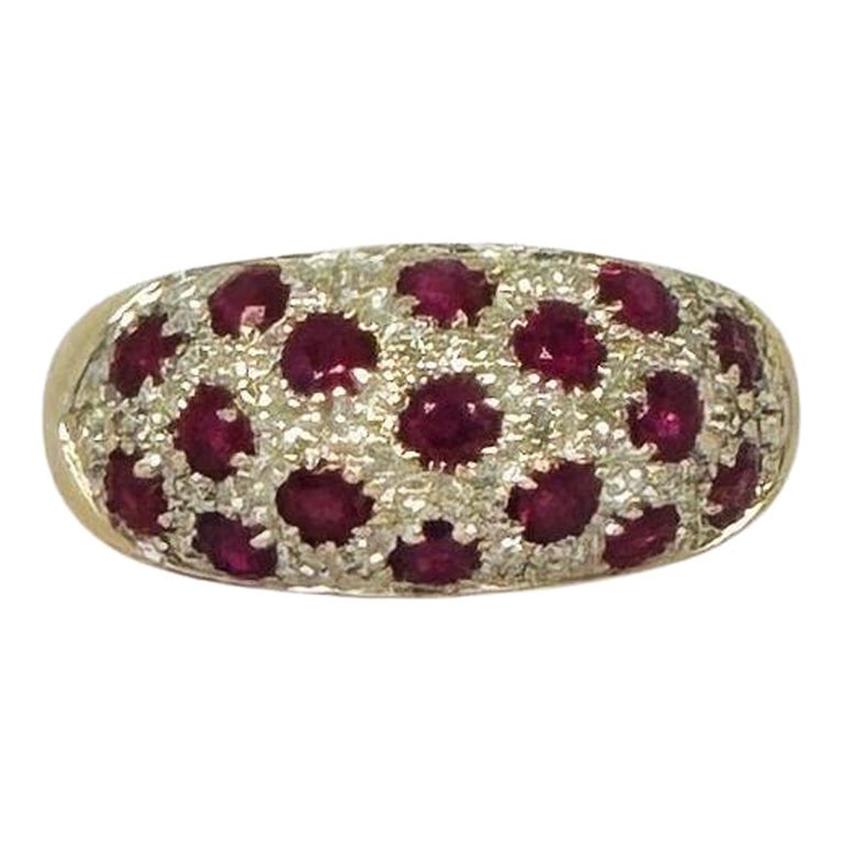 18 Karat Gelbgold Cocktail-Ring 0,32 Karat Diamanten im Brillantschliff 0,63 Karat Rubine 1960er Jahre