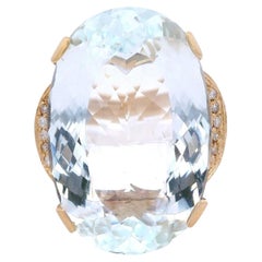 Anillo de cóctel de oro amarillo de 18 quilates con 40,35 quilates en total de aguamarinas y diamantes