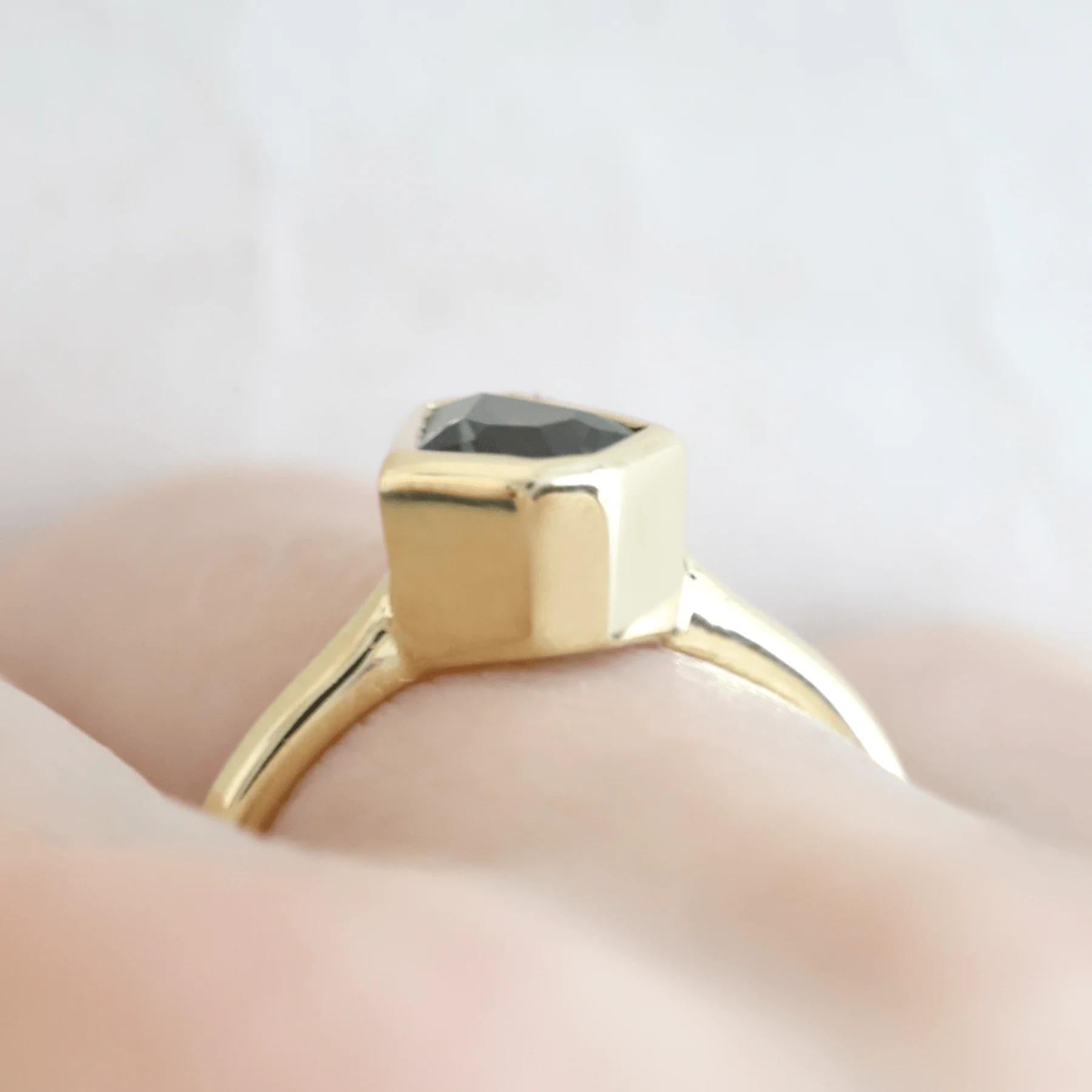 18 Karat Gelbgoldffin-Ring mit Edelstein Lab zertifiziertem australischem grünem Saphir im Angebot 2