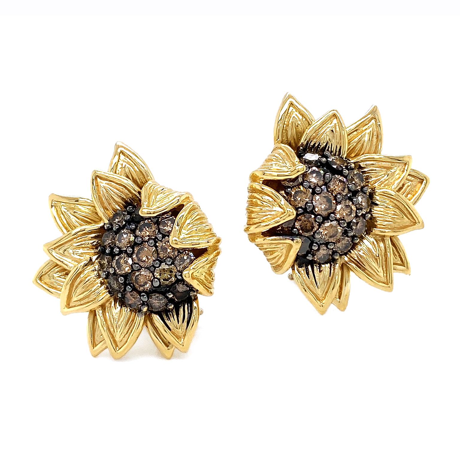 18K Yellow Gold Cognac Diamond Sunflower Earrings In New Condition For Sale In New York, NY