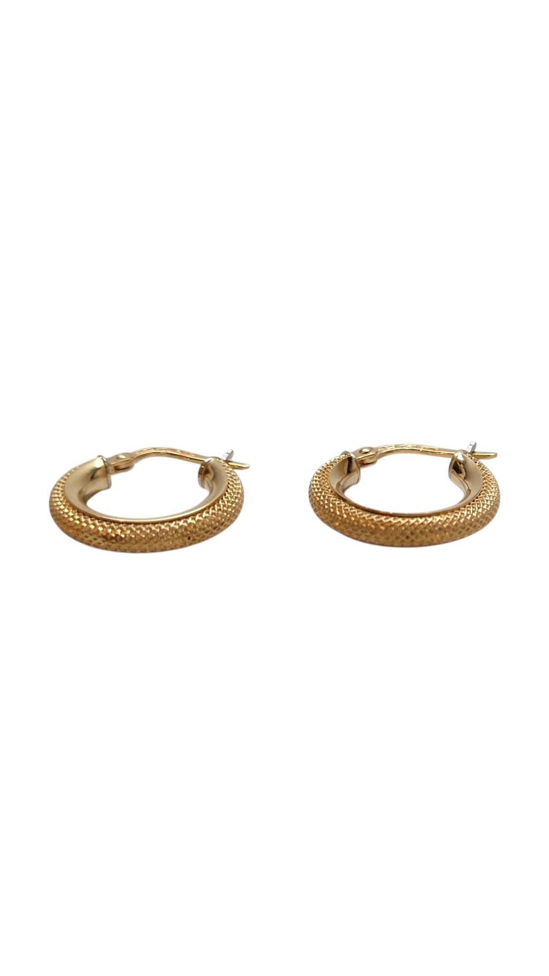18K Yellow Gold Coil Hoop Earrings #21953 Bon état - En vente à Washington Depot, CT