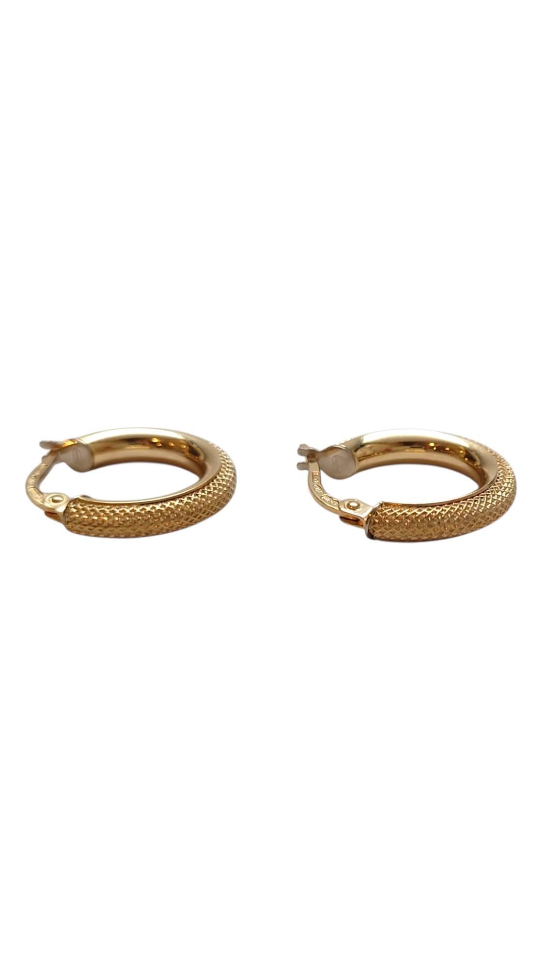 18K Yellow Gold Coil Hoop Earrings #21953 en vente 2