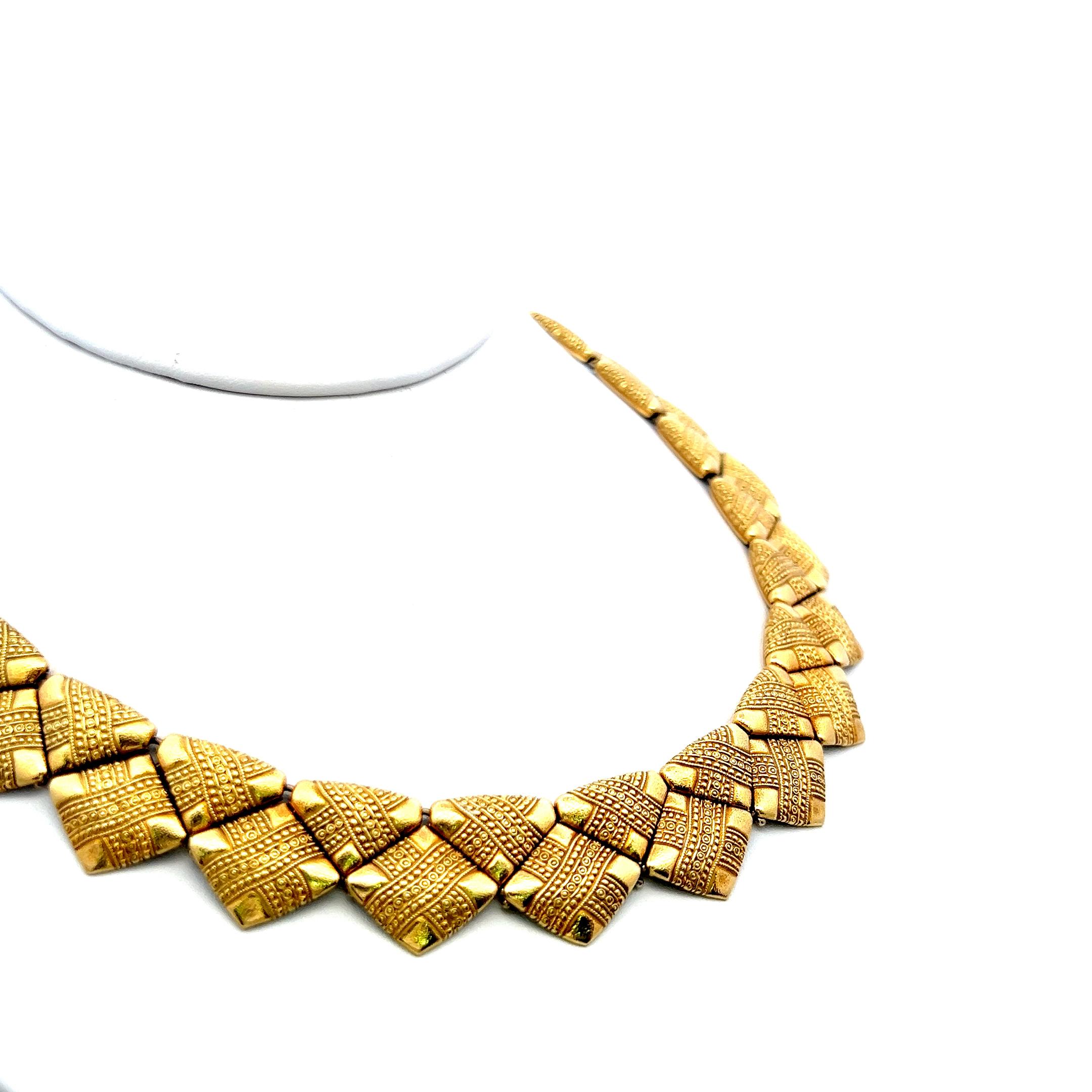 Taglio brillante Collana in oro giallo 18K 0,10ct G VS Diamond Textured Link Design in vendita