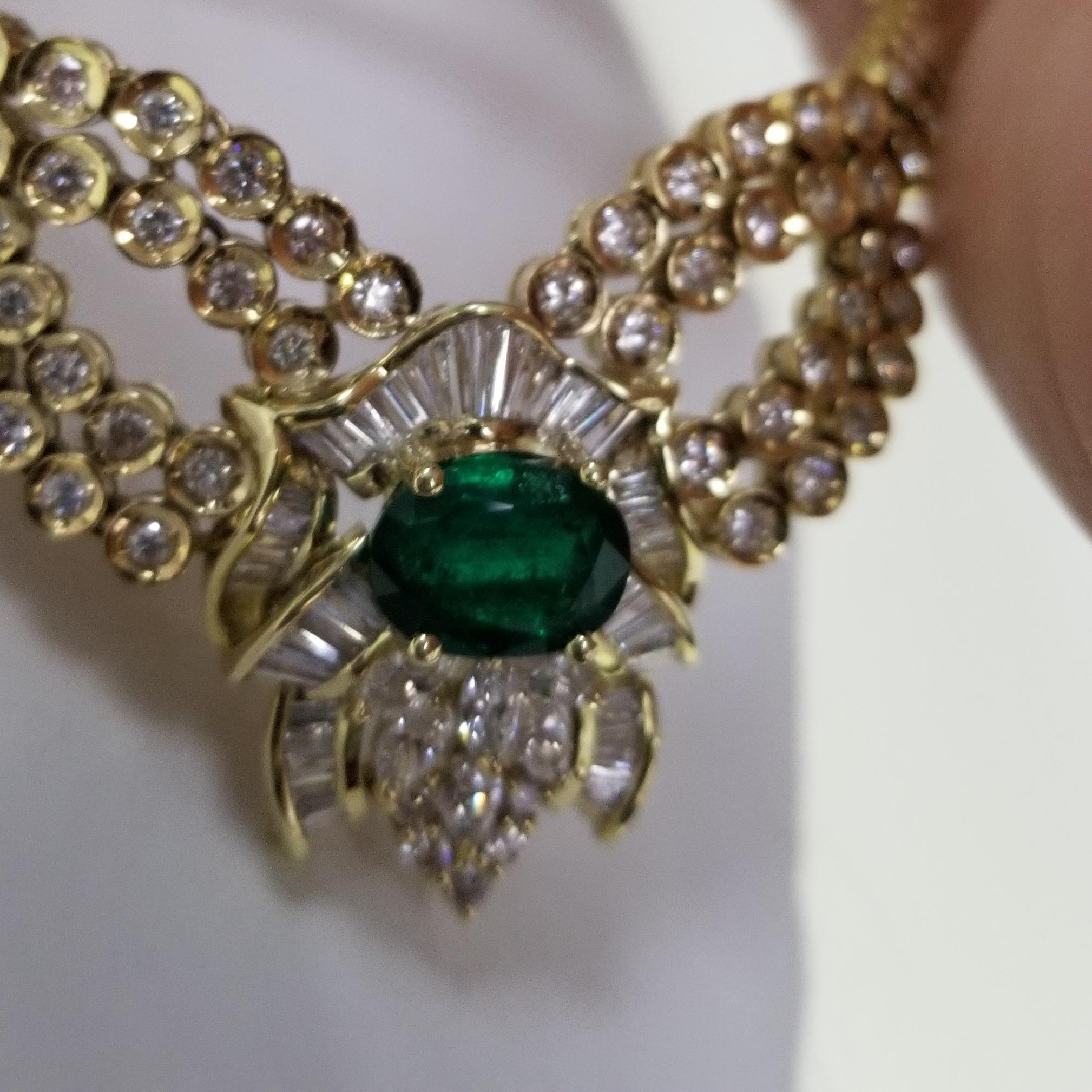 Contemporary 18 Karat Yellow Gold Colombian Emerald and Diamond Necklace