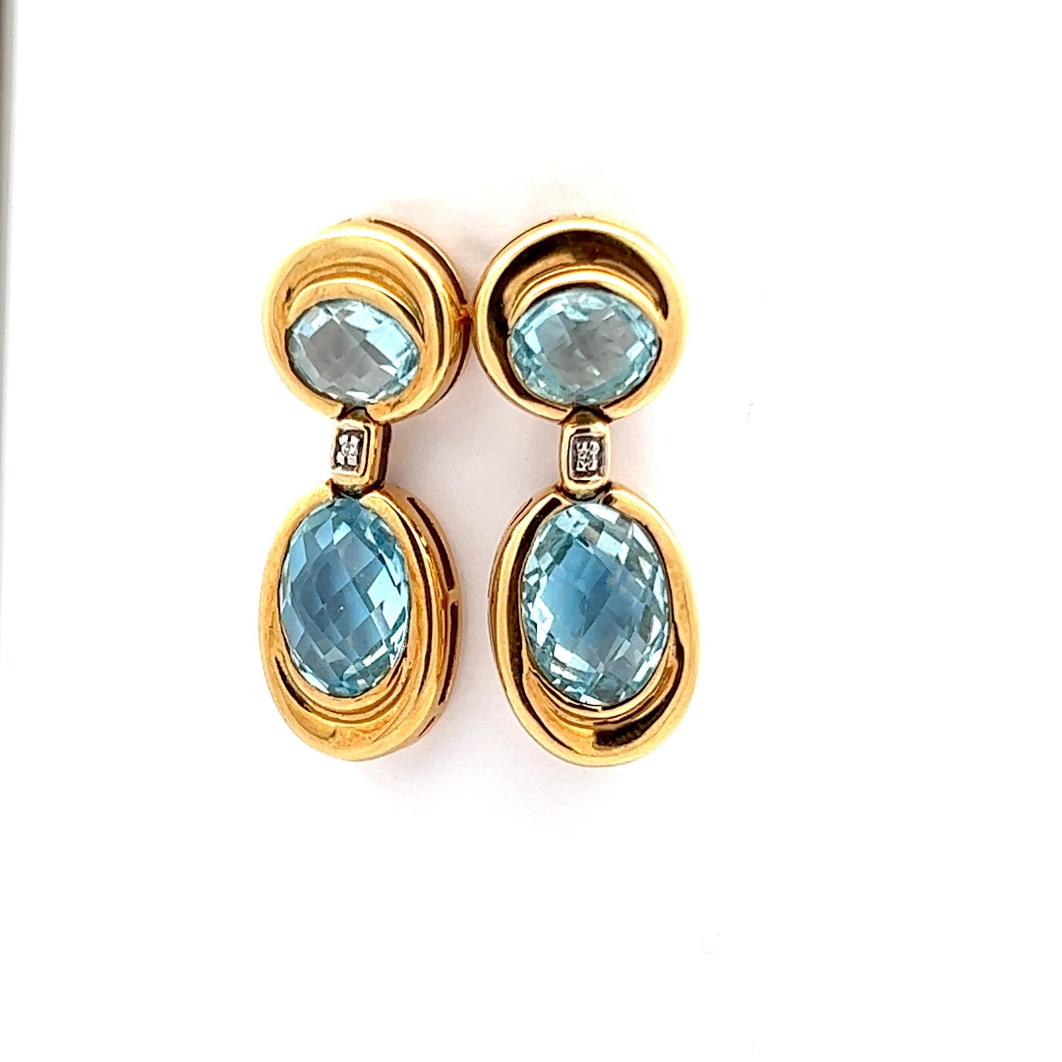 18K Yellow Gold Contemporary Aquamarine & Diamond Earrings  In Excellent Condition For Sale In Lexington, KY