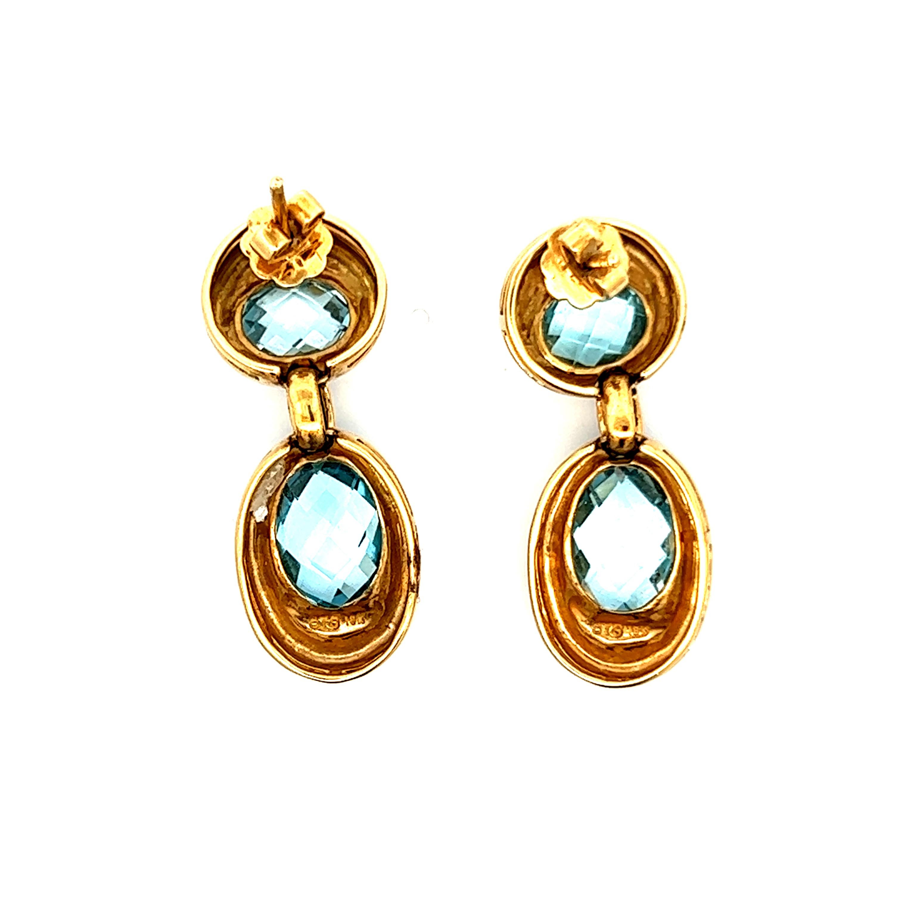 18K Yellow Gold Contemporary Aquamarine & Diamond Earrings  For Sale 1