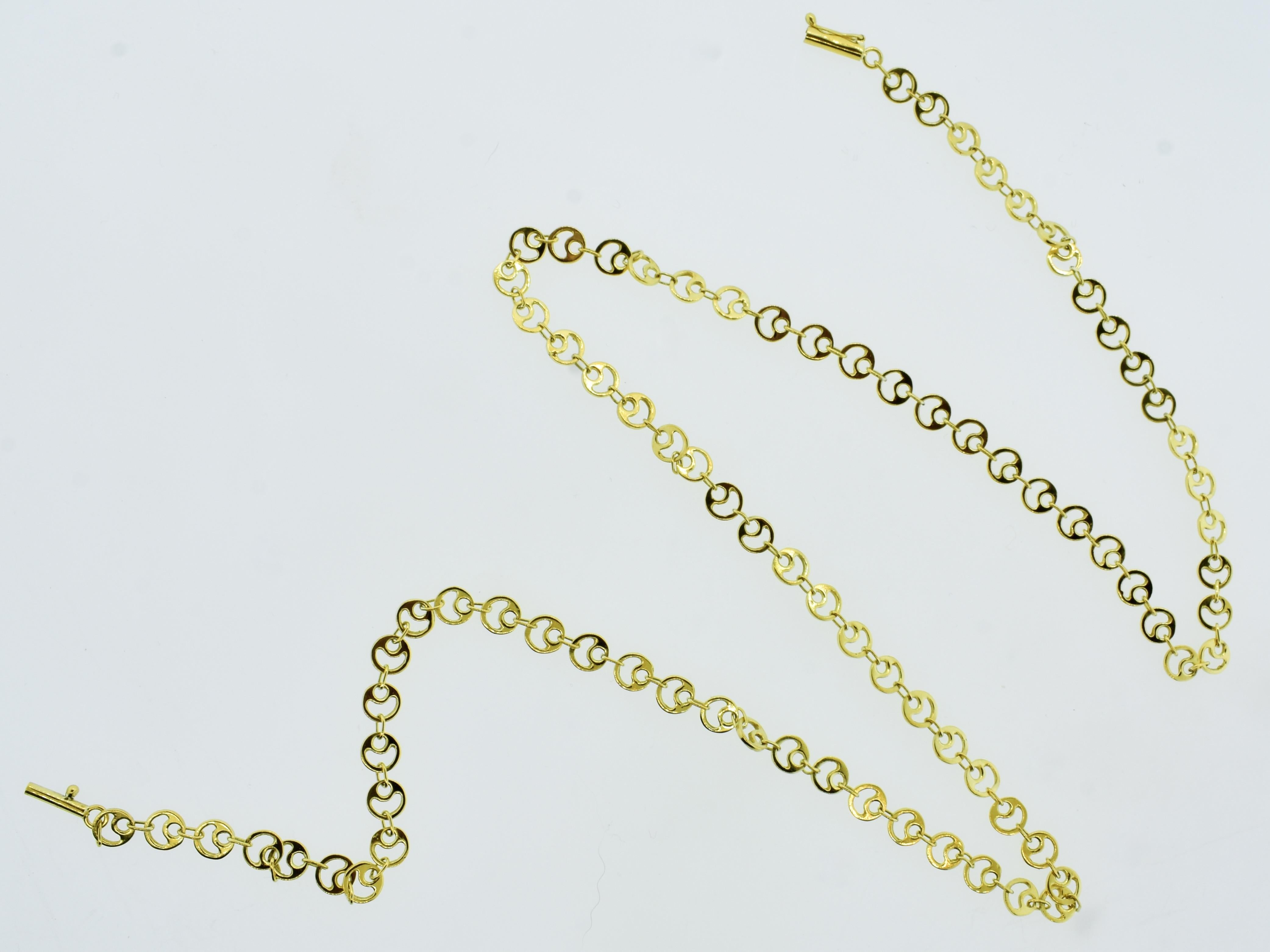 18K Gelbgold Zeitgenössische lange Kette aus Doppelkreisen im Angebot 5
