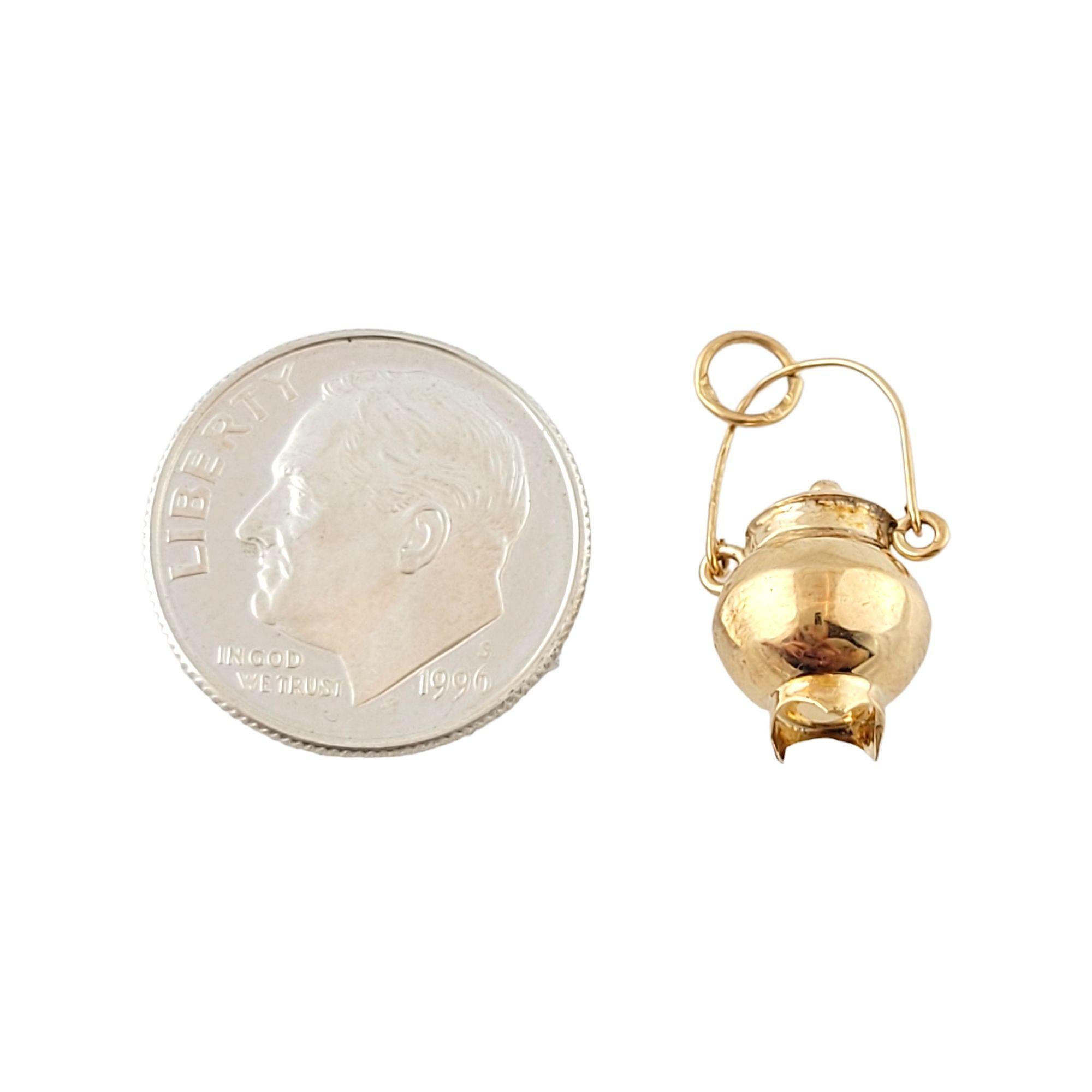18K Yellow Gold Cooking Pot Charm #13478 For Sale 1