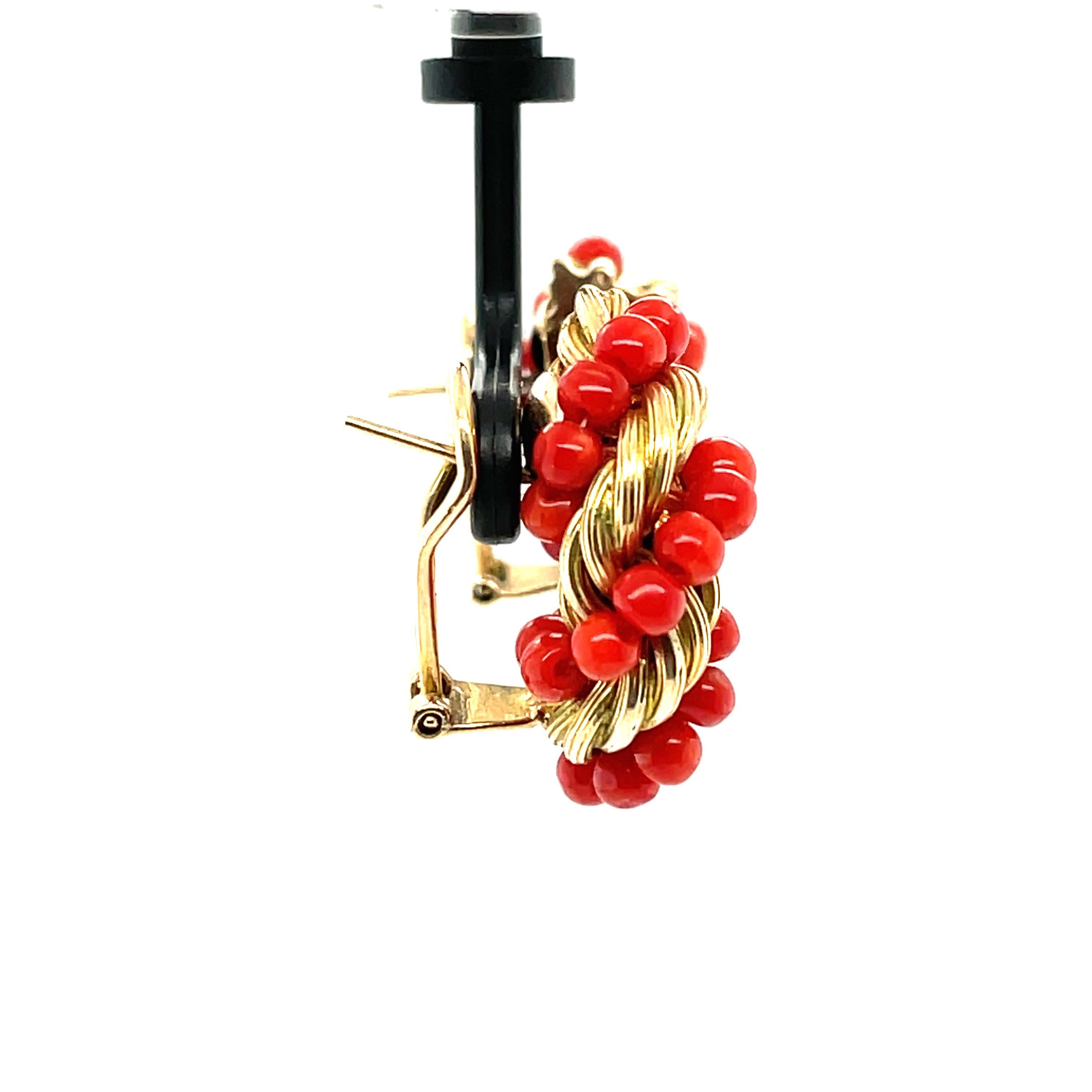 Round Cut 18k Yellow Gold Coral Bead Earrings For Sale
