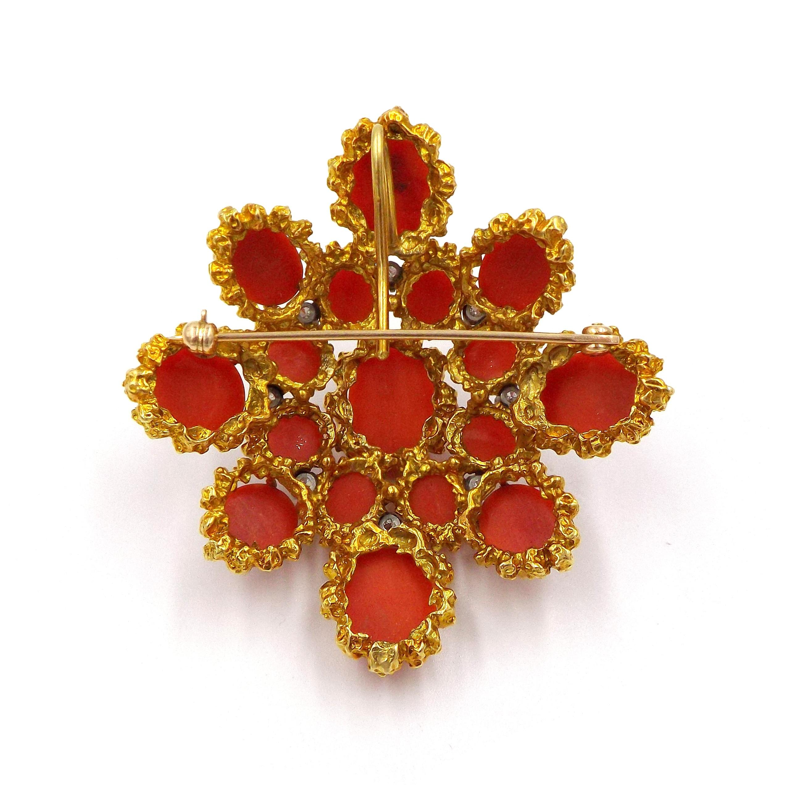 Round Cut 18K Yellow Gold Coral Diamond Pendant Brooch Pin
