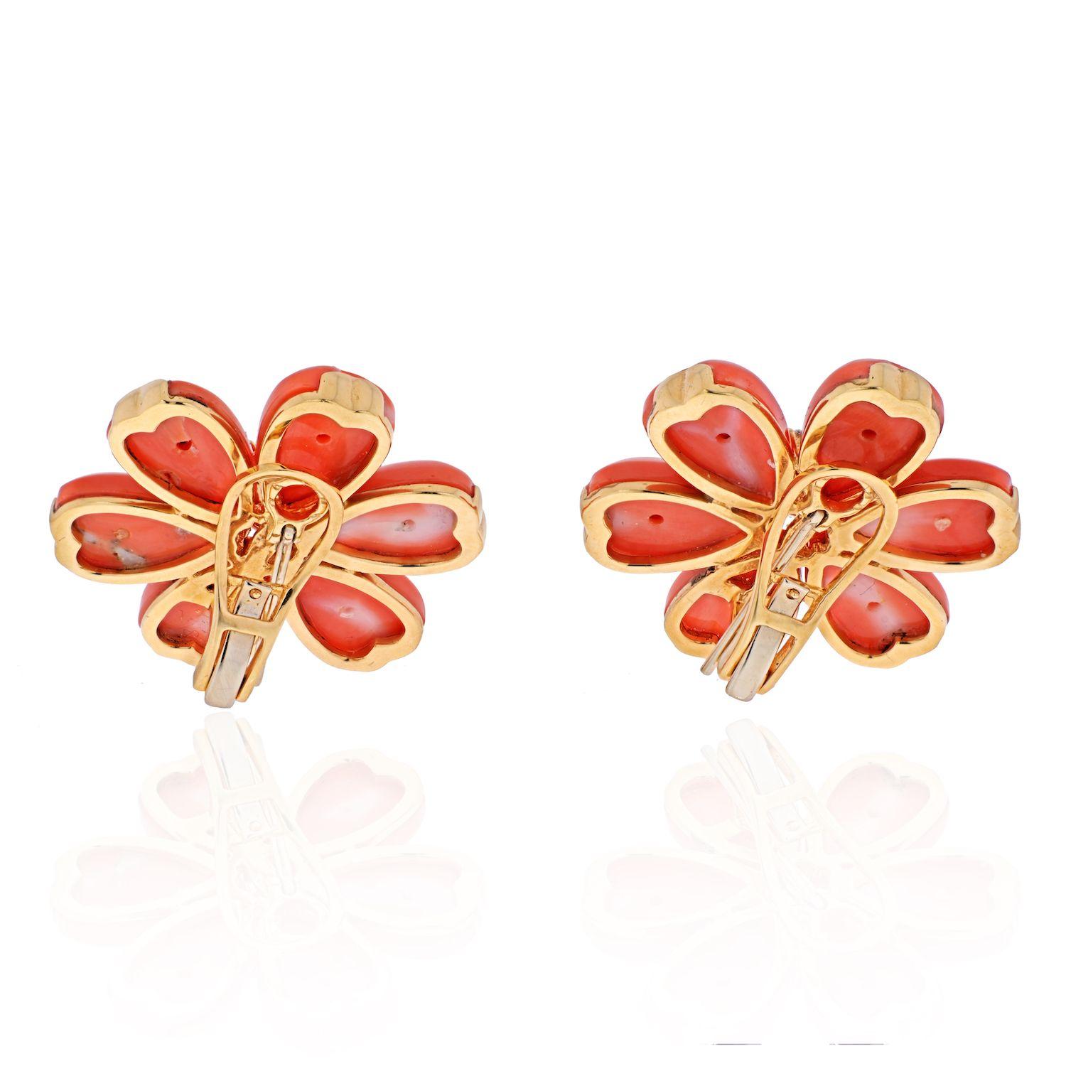 18 Karat Gelbgold Koralle Blume Diamant-Ohrringe (Rundschliff)