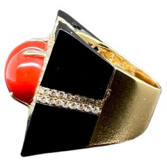 18k Yellow Gold Coral Ring with Onyx and Diamonds