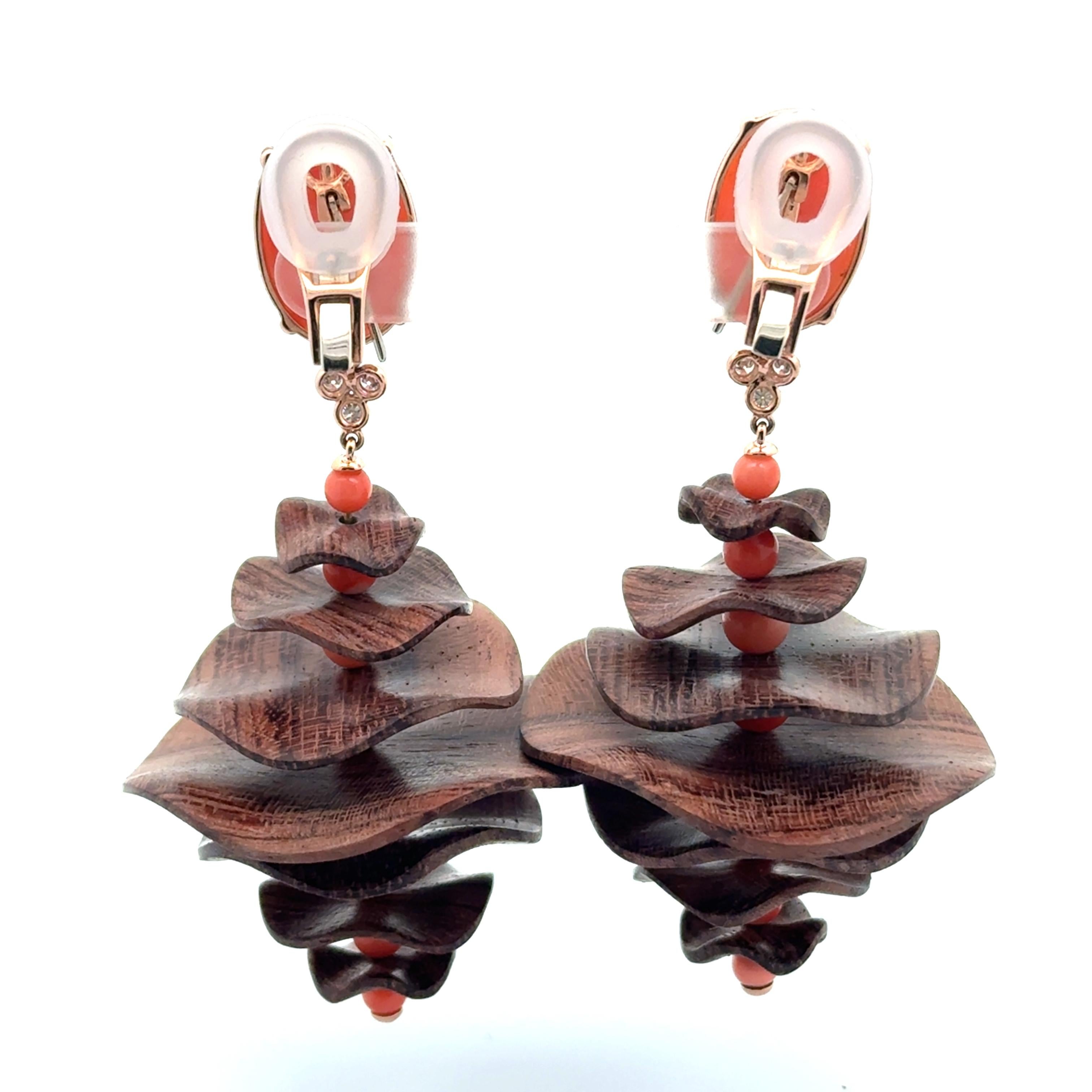 18K Gelbgold Korallen-Rosewood und Diamant-Ohrringe im Angebot 4