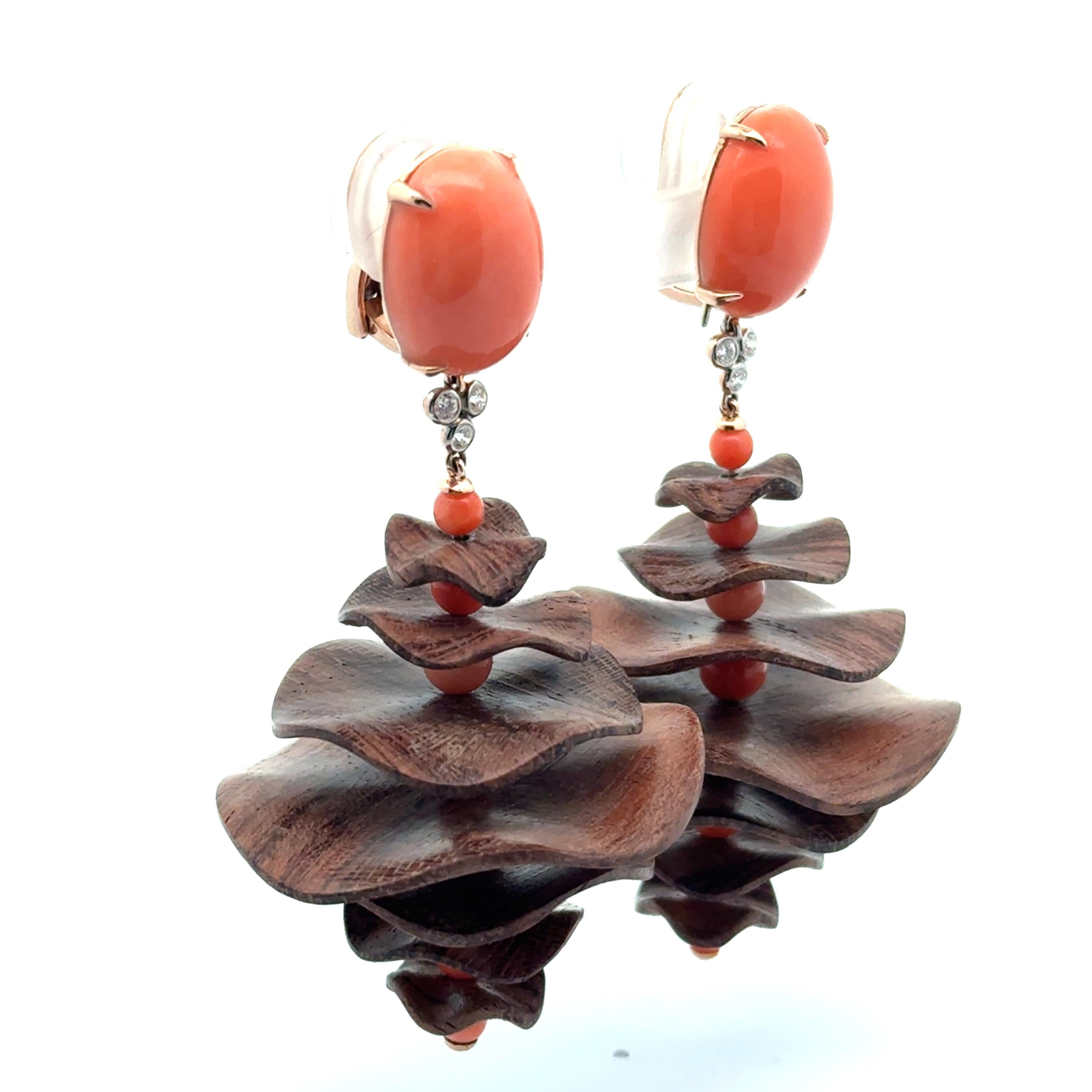 18K Gelbgold Korallen-Rosewood und Diamant-Ohrringe im Angebot 6