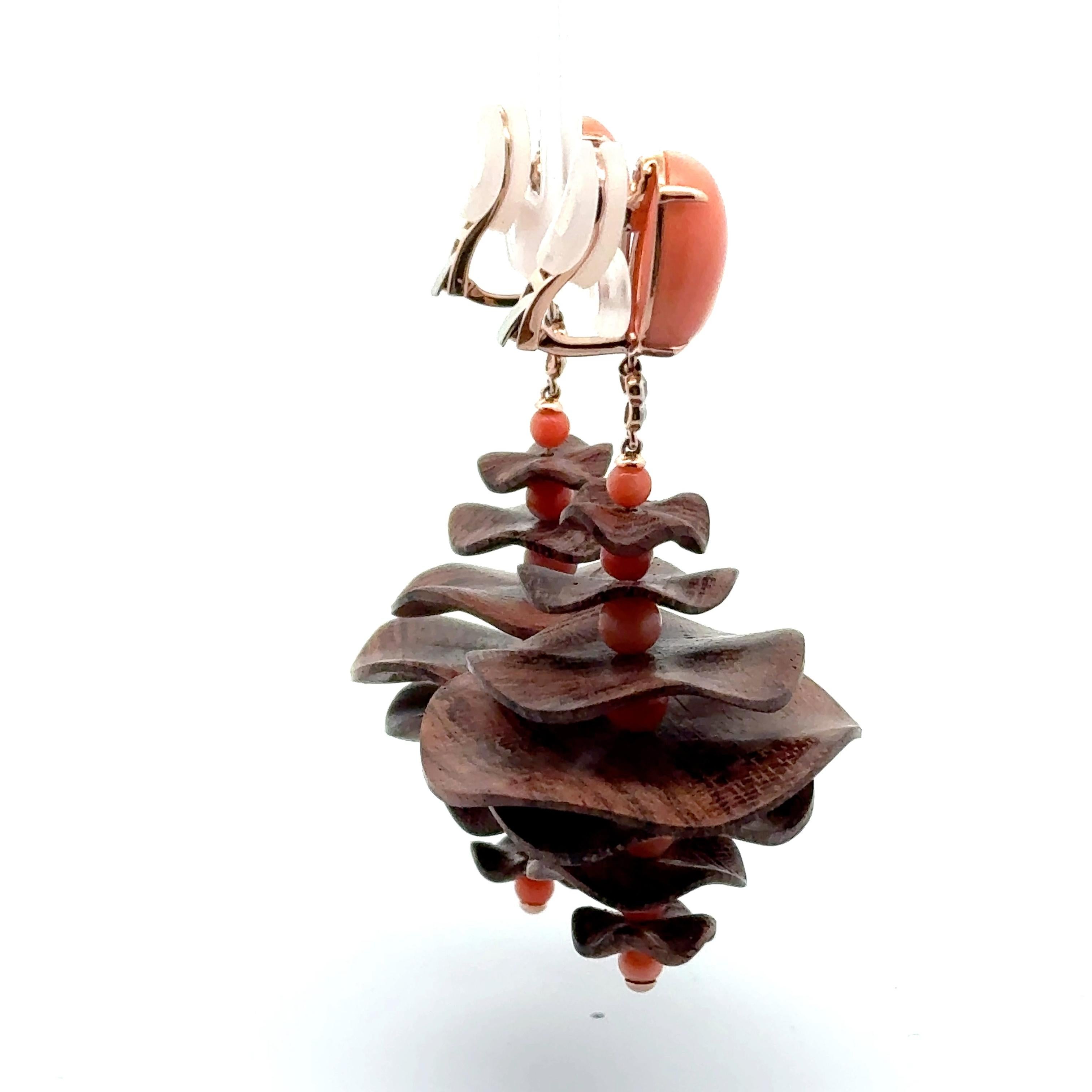 18K Gelbgold Korallen-Rosewood und Diamant-Ohrringe im Angebot 1