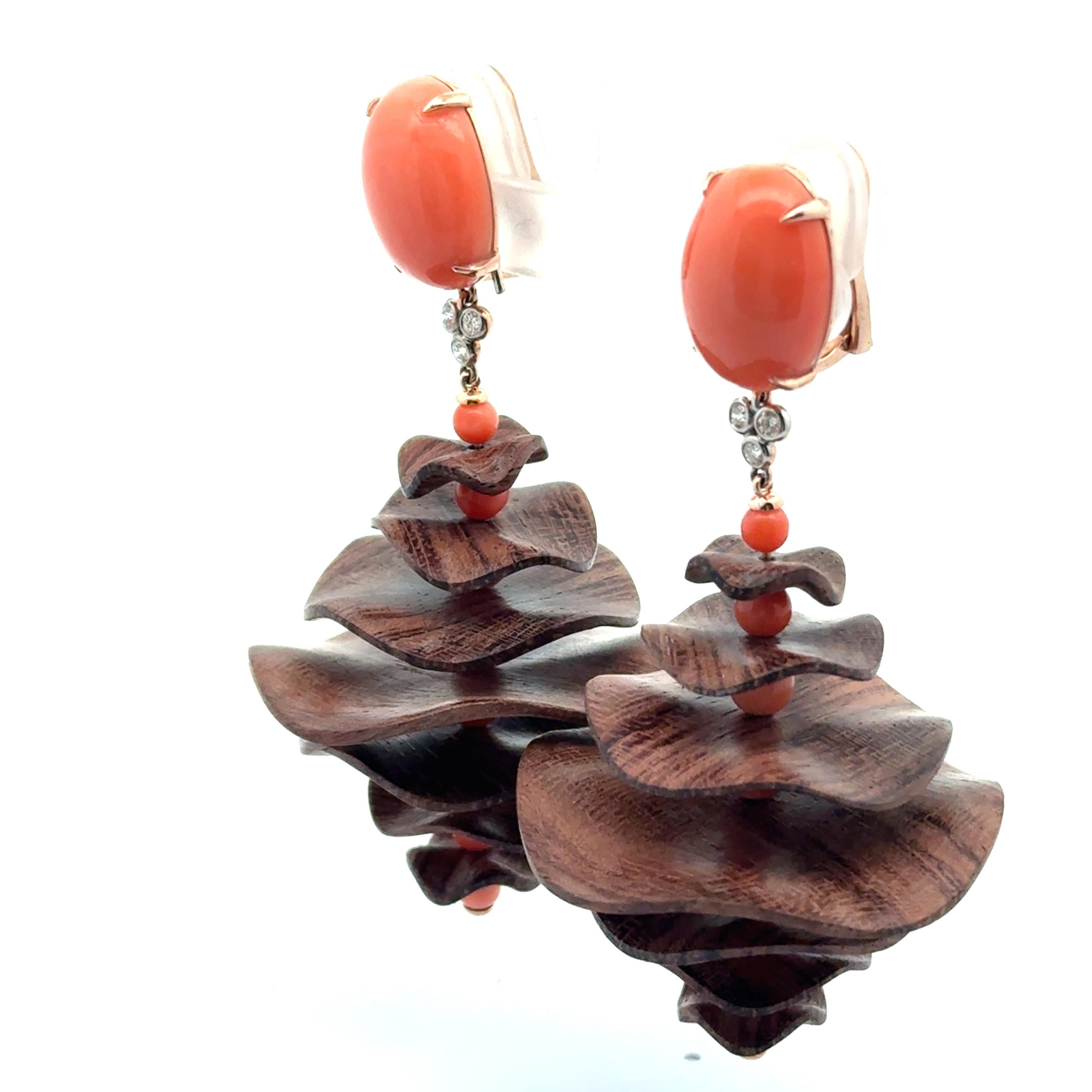 18K Gelbgold Korallen-Rosewood und Diamant-Ohrringe im Angebot 2