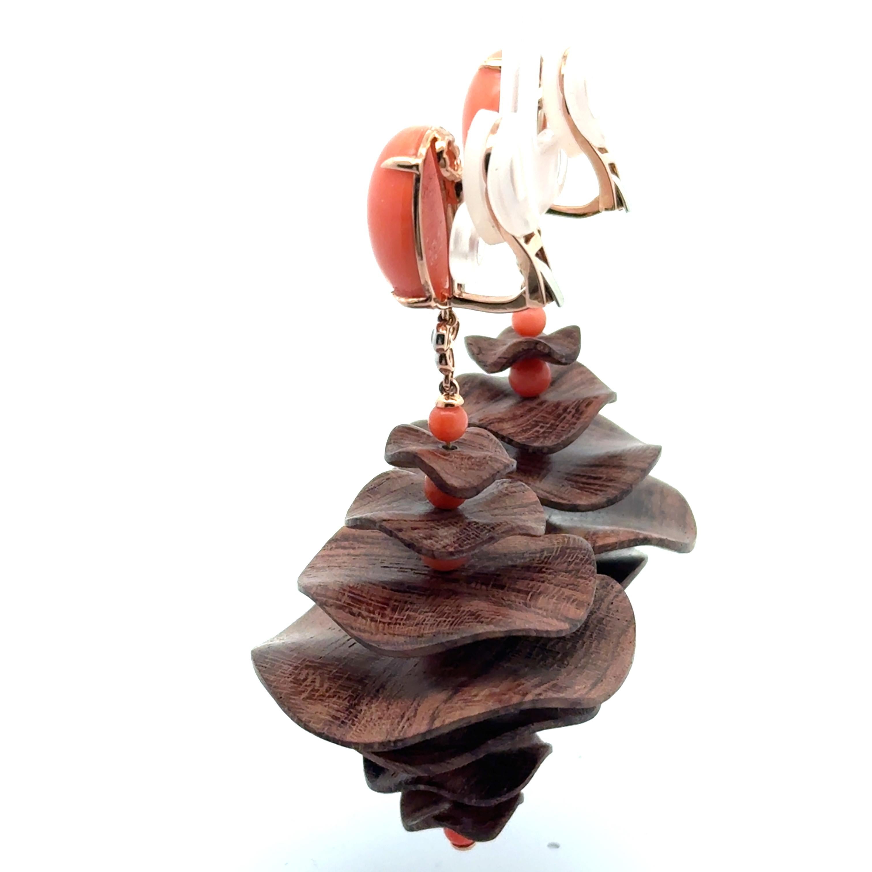 18K Gelbgold Korallen-Rosewood und Diamant-Ohrringe im Angebot 3