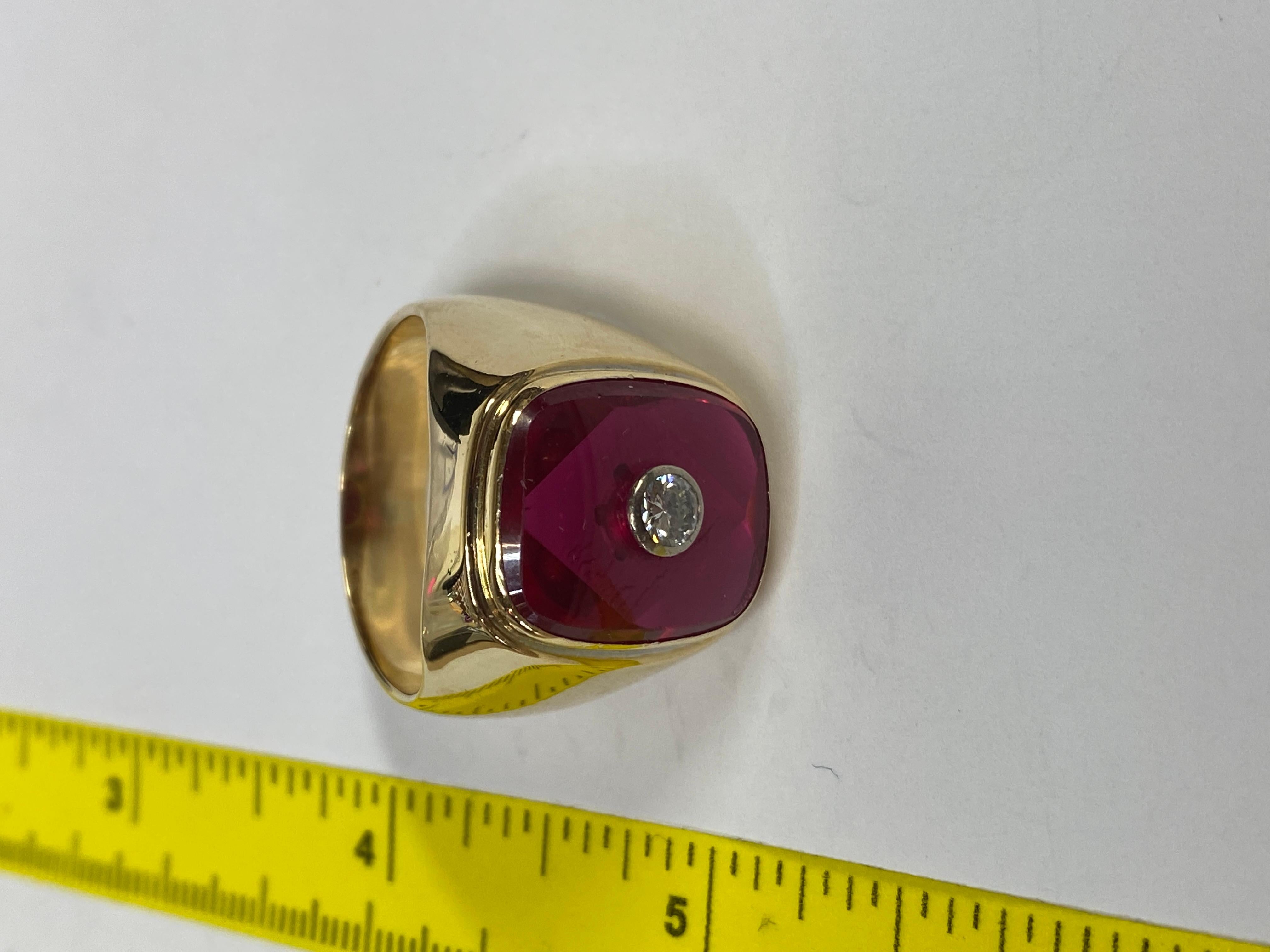 Modern 18K Yellow Gold Created Ruby & Brilliant Diamond Signet Square Ring Size 12.5 For Sale