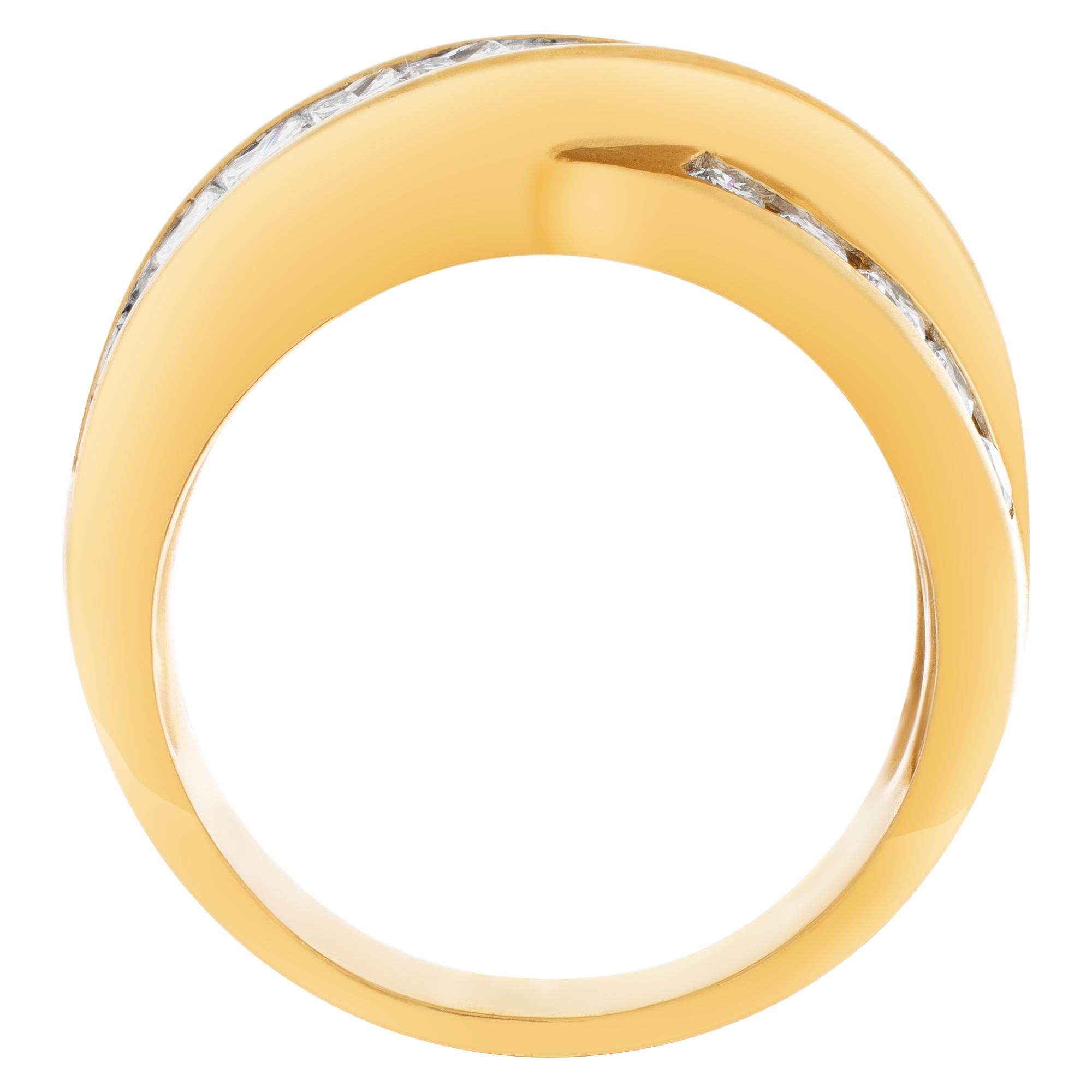 Women's 18k Yellow Gold Criss Cross Diamond Ring with over 3 Carats For Sale