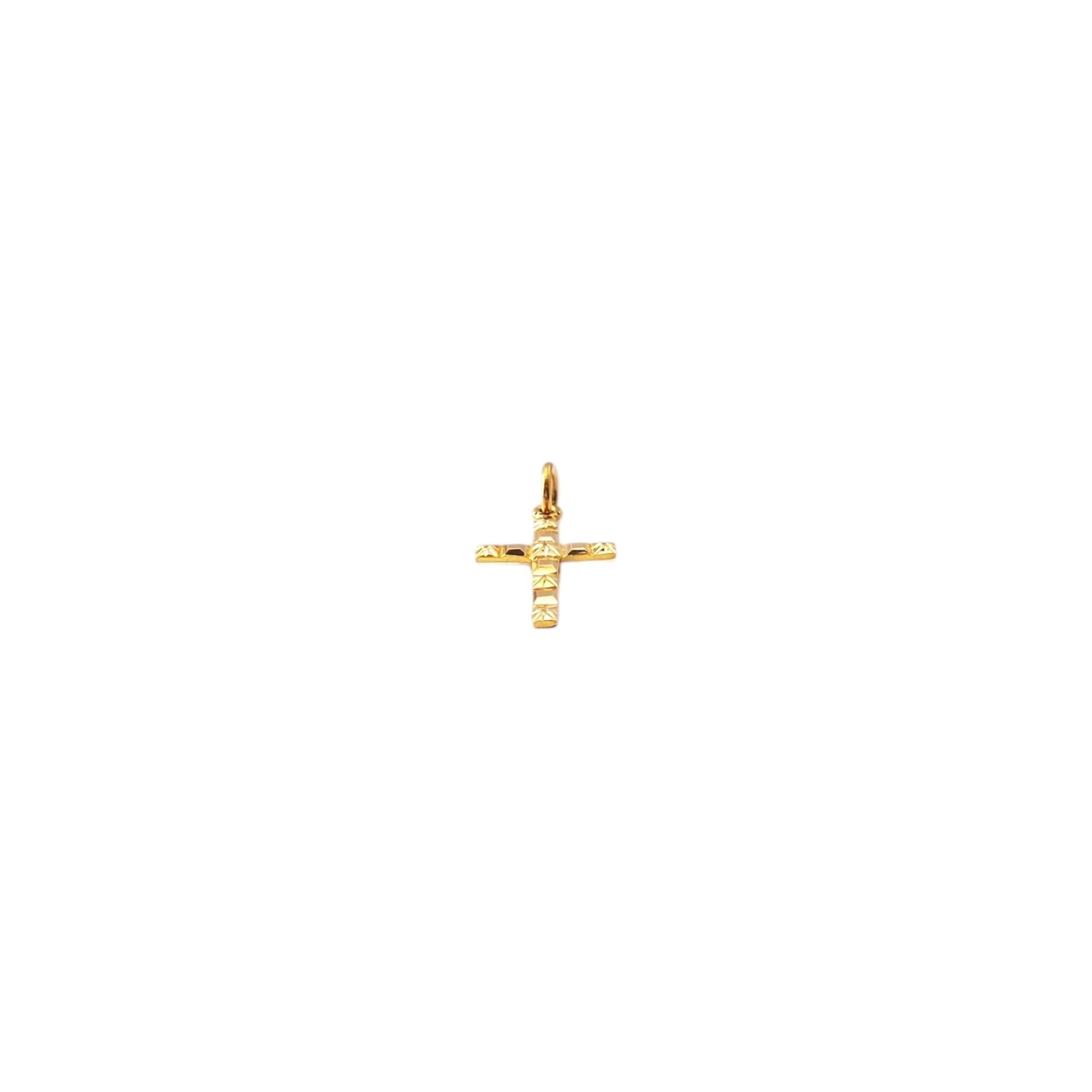18K Yellow Gold Cross Pendant #17200 For Sale 1