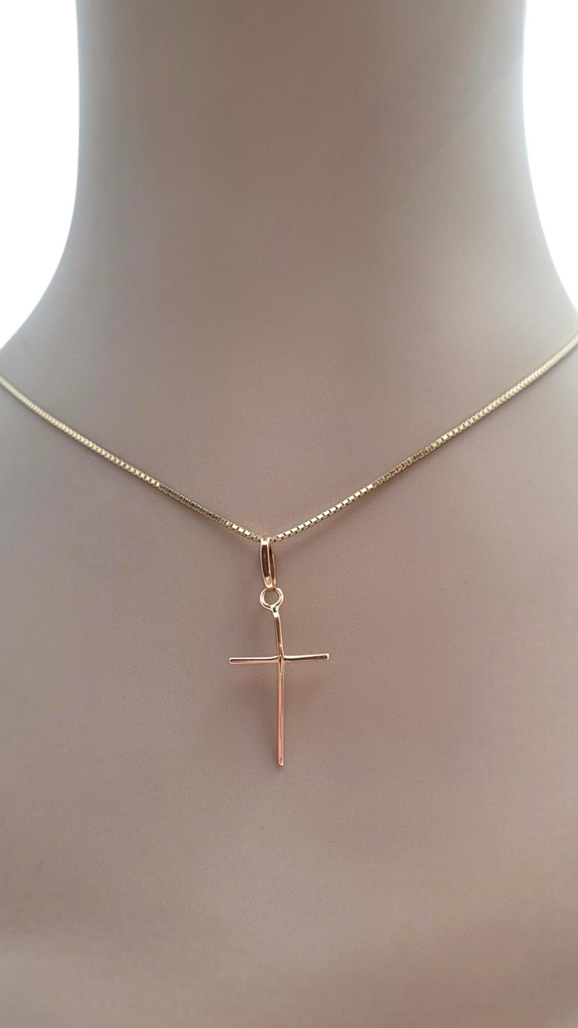 Pendentif Croix en or jaune 18K #19824 en vente 3