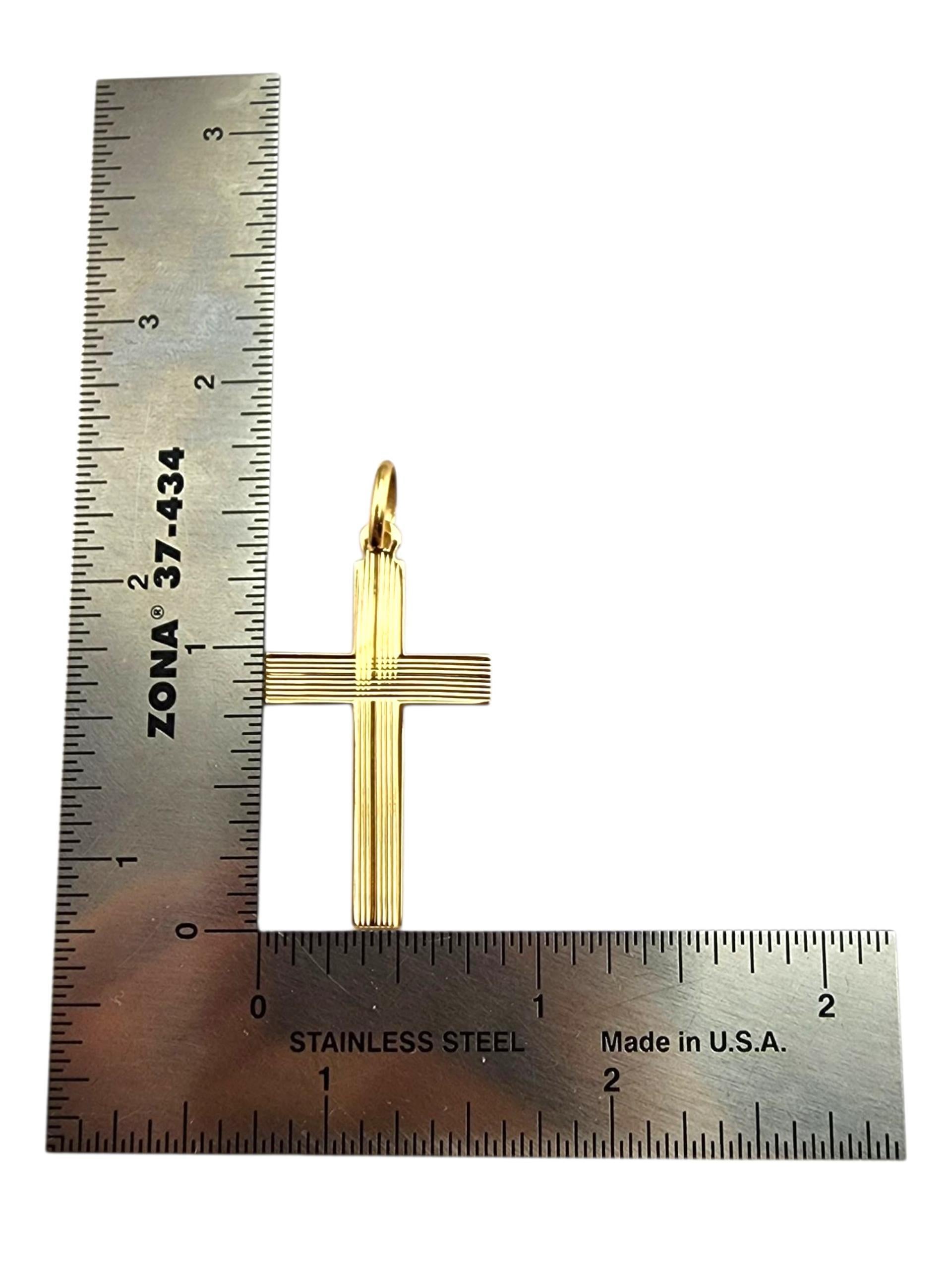 Ciondolo a forma di croce in oro giallo 18K #22382 in vendita 4
