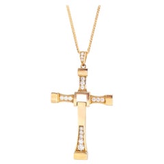 Collana con ciondolo a croce in oro giallo 18K con CZ