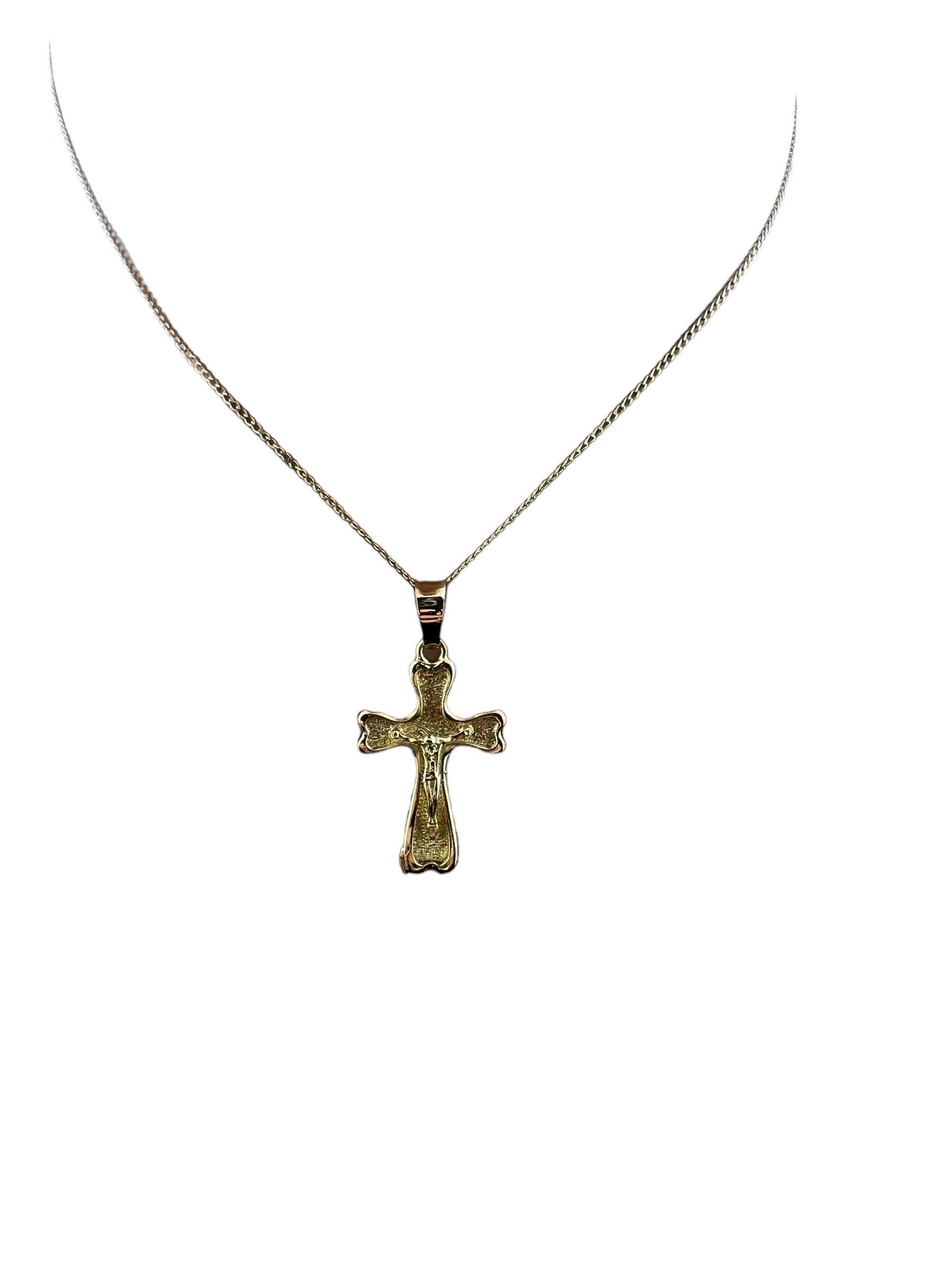 Pendentif croix de crucifix en or jaune 18 carats n° 15443 en vente 3