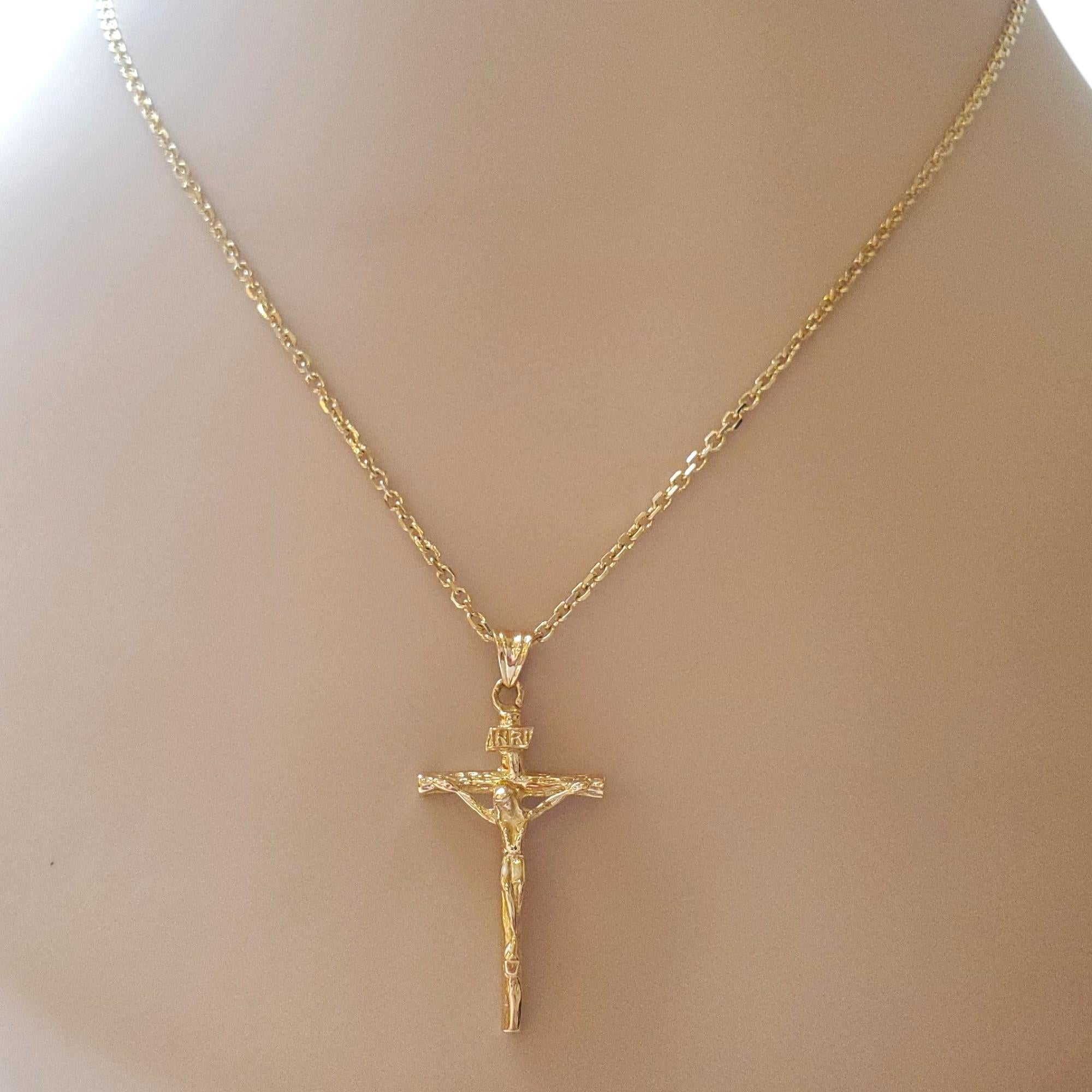 Pendentif crucifix en or jaune 18 carats n° 17510 1