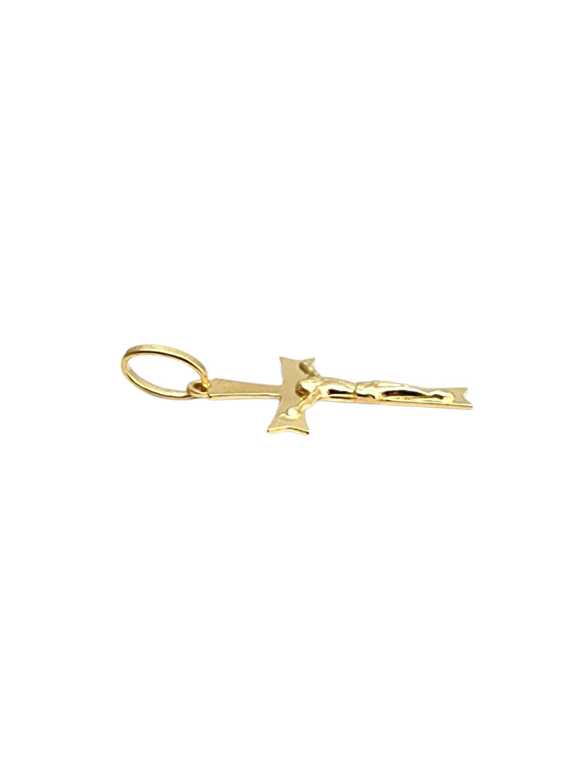 Colgante Crucifijo de oro amarillo de 18 quilates #22740 en venta 2