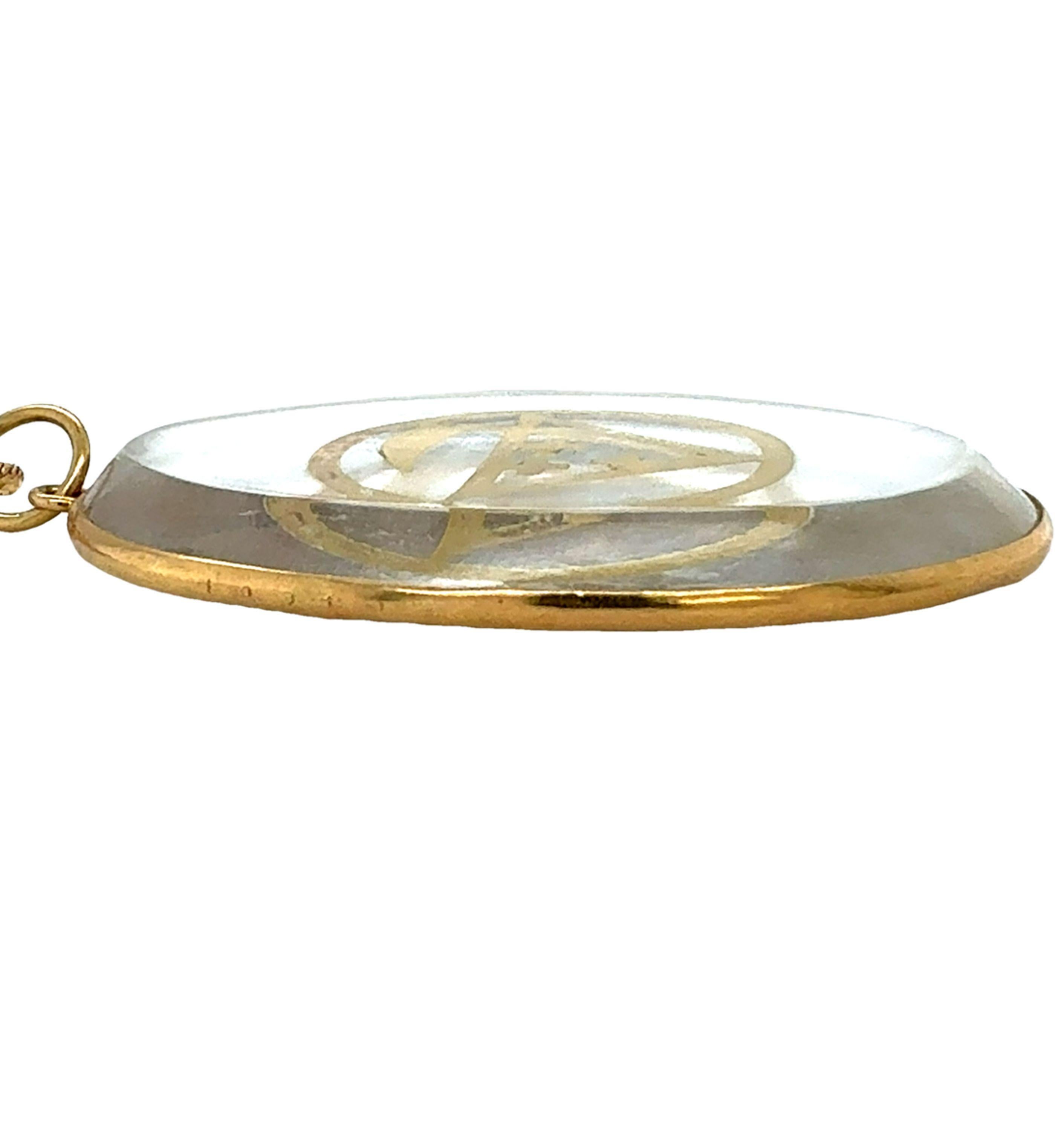 Taille ovale Pendentif en or jaune 18k avec quartz cristal 